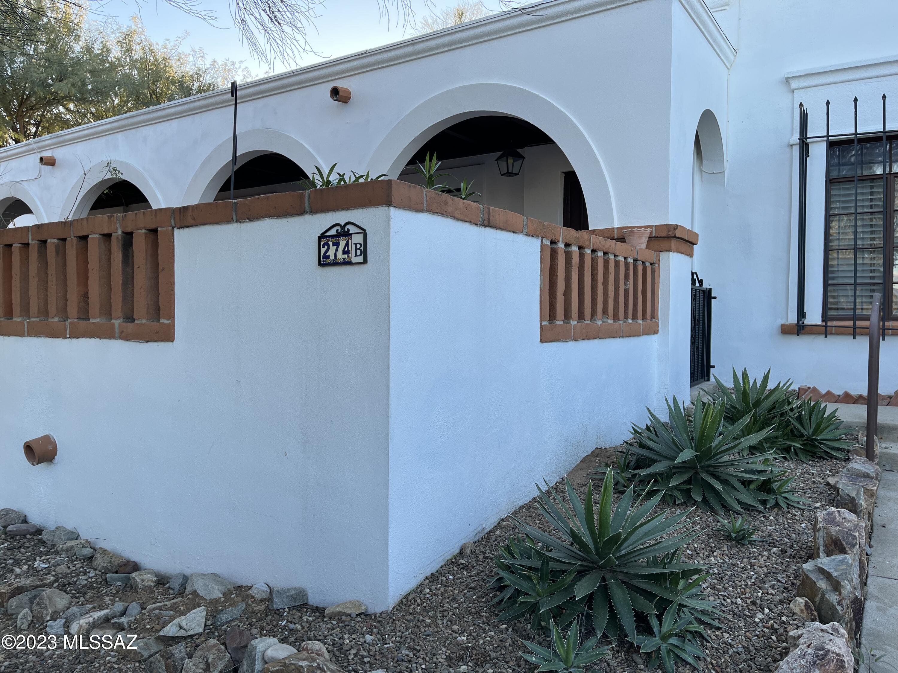 Welcome to your new Villa!  This 1 bedroom, 1 bath condo features front patio with gate, mountain views, wrought iron security door, wood-look vinyl plank flooring throughout, SS appliances, Granite countertops in kitchen & bath, window coverings & ceiling fans!  Storage shed includes washer & dryer too!
Enjoy 4 community pools and GVR amenities.  HOA covers AC/Heating, Pest Control, Roof Repair, Sewer, Street Maintenance, Trash & MORE!