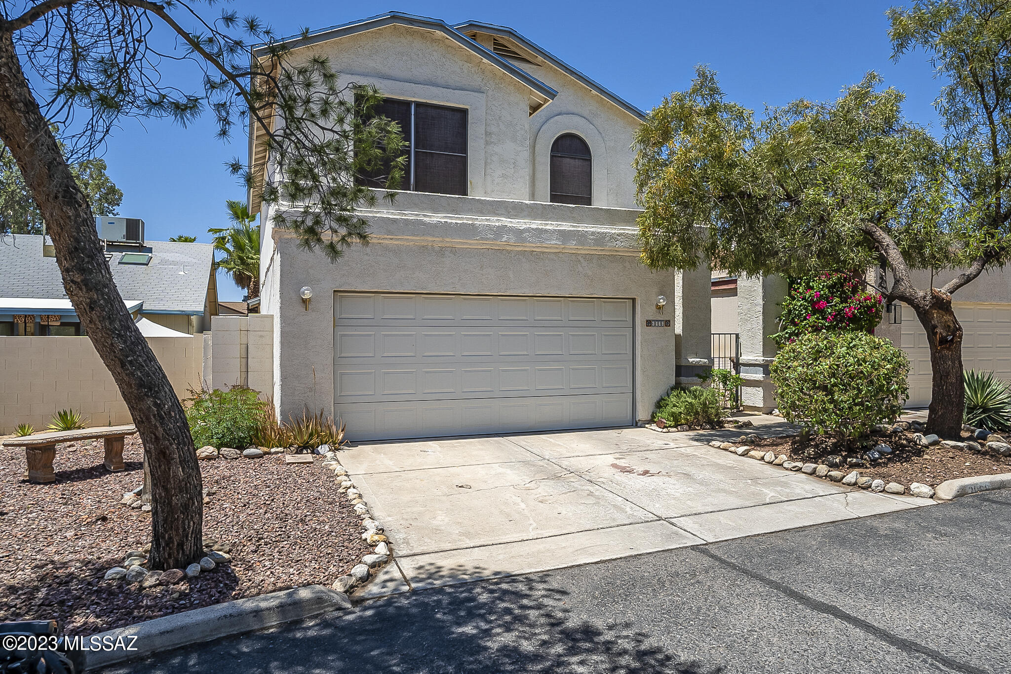 Come see this amazing 3 bed 2.5 bath home located in North Tucson near all of the amenities.  With a low maintenance backyard and indoor fireplace with vaulted ceilings it gives the comforts of a home and ample space for that functional cozy feel! It is a must see!