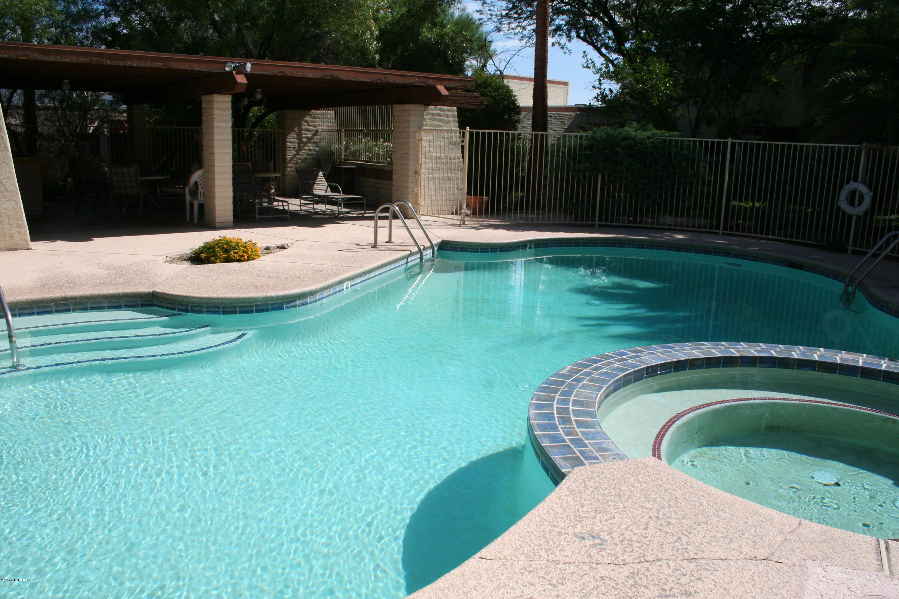 Plaza Mirador (1-28) - Residential