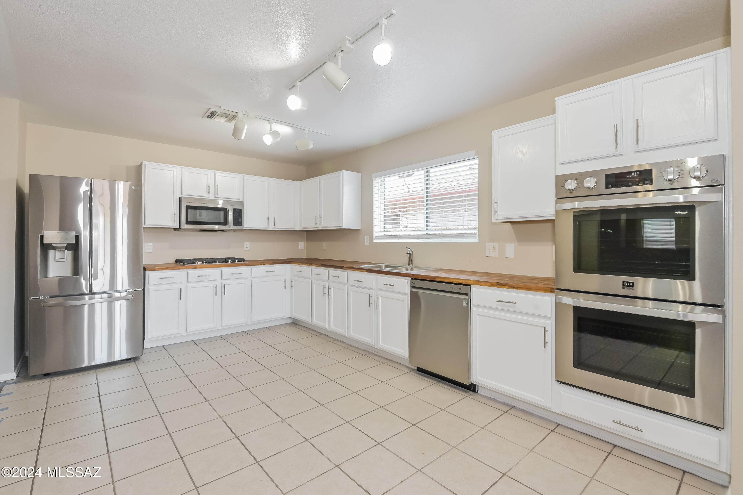 Julian Ranch West (1-369) - Residential Lease