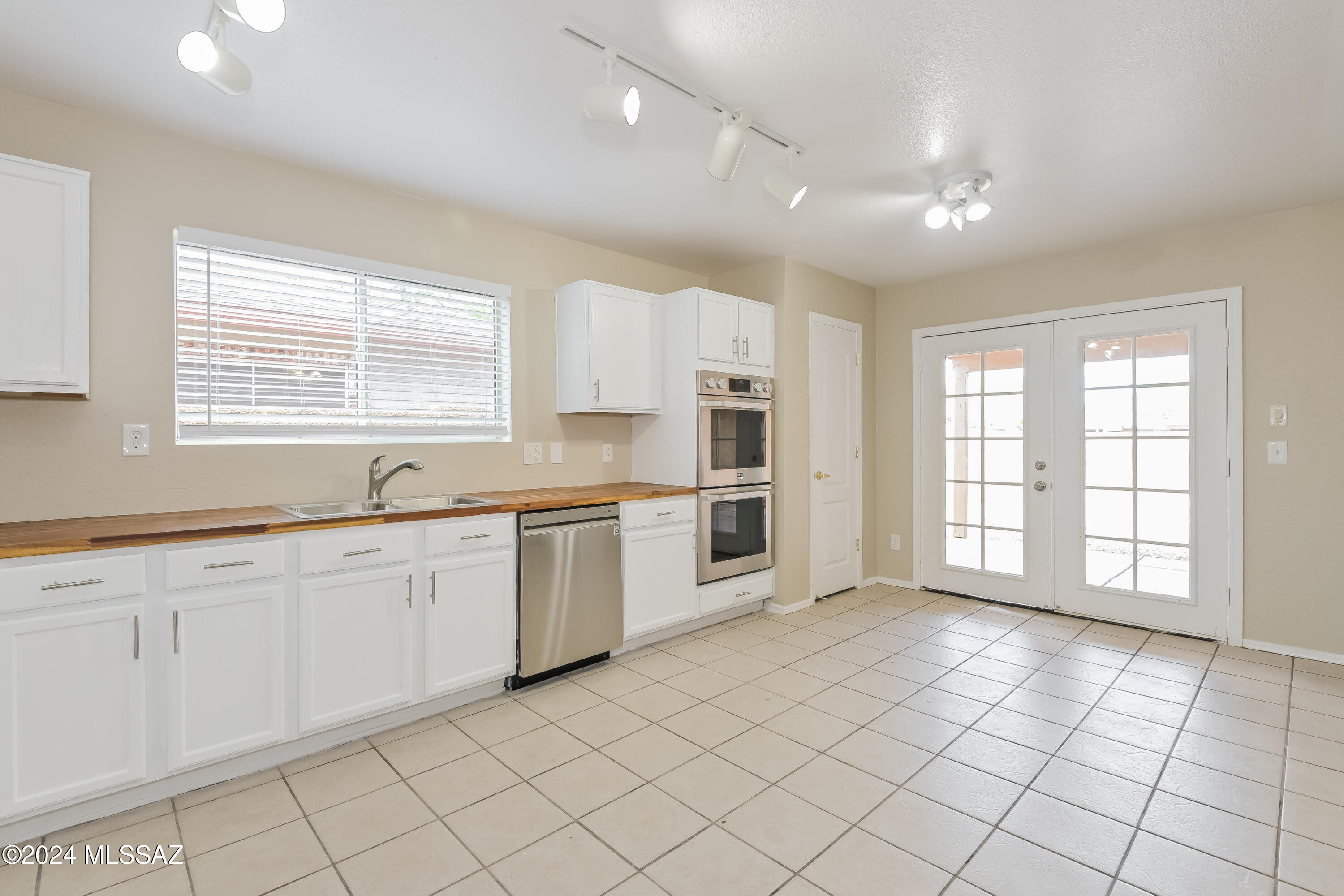Julian Ranch West (1-369) - Residential Lease