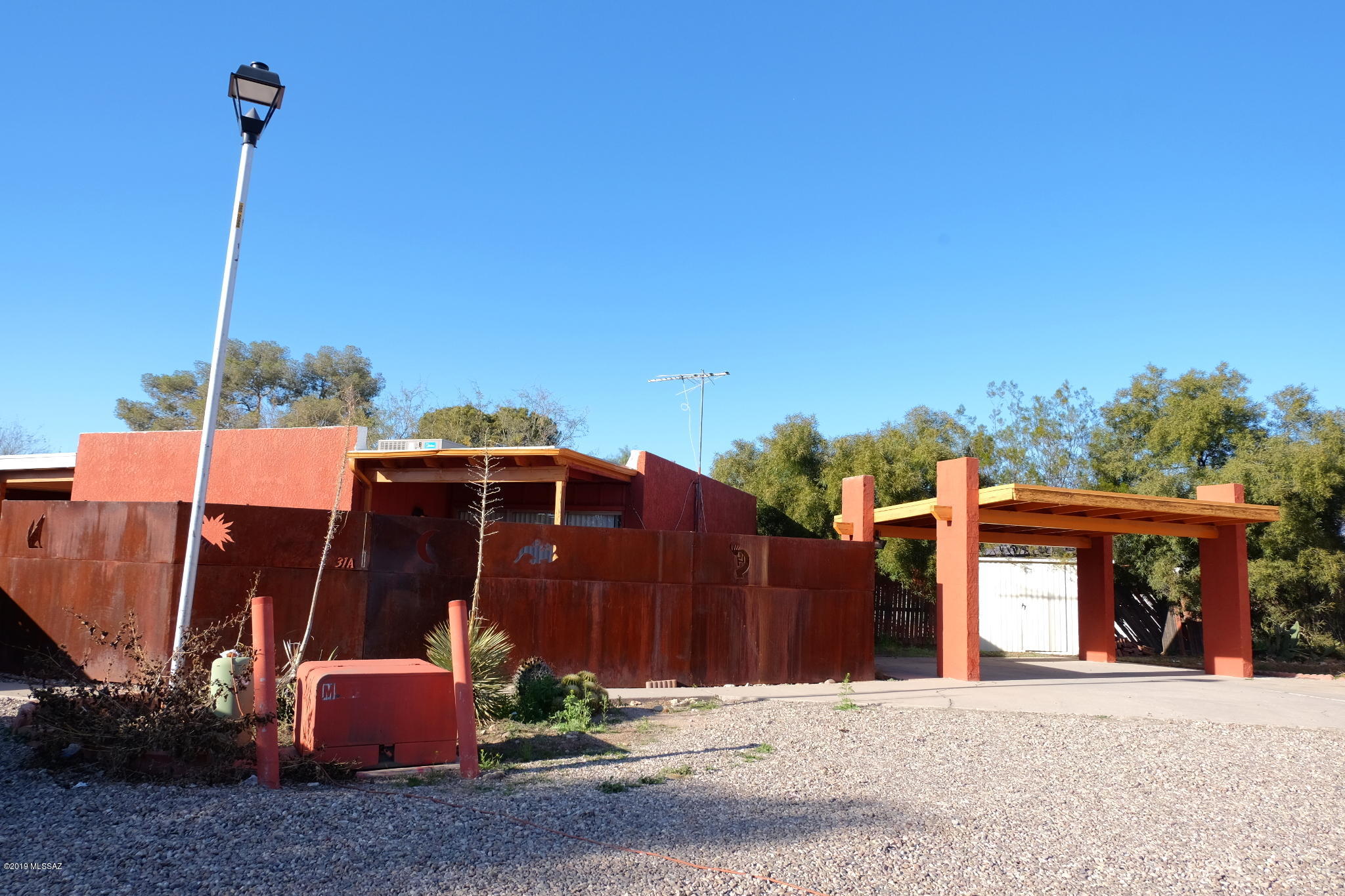 Blenman-Elm 2 Bedroom/1 Bathroom Townhome with many updates throughout, carport, private & gated patios, and centrally located close to University of Arizona, Banner Medical Center, area parks, schools, and public transportation. Unit has Central Air Conditioning, laundry hookups, and ceramic tile floors throughout. 1yr minimum Lease, $45/adult Application Fee, $850 Security Deposit, $150/pet Pet Fee with approved pet, $200 cleaning fee. Tenant pays electric. Available immediately. Text 520-250-8986 for more info and to schedule a showing.