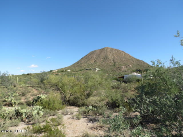 Nestled in the Tucson Mountains, 4 acres of exceptional value, great views and great location. Twin Hills Estates is minutes to I-10, Downtown and U of A and steps away from beautiful Gates Pass.