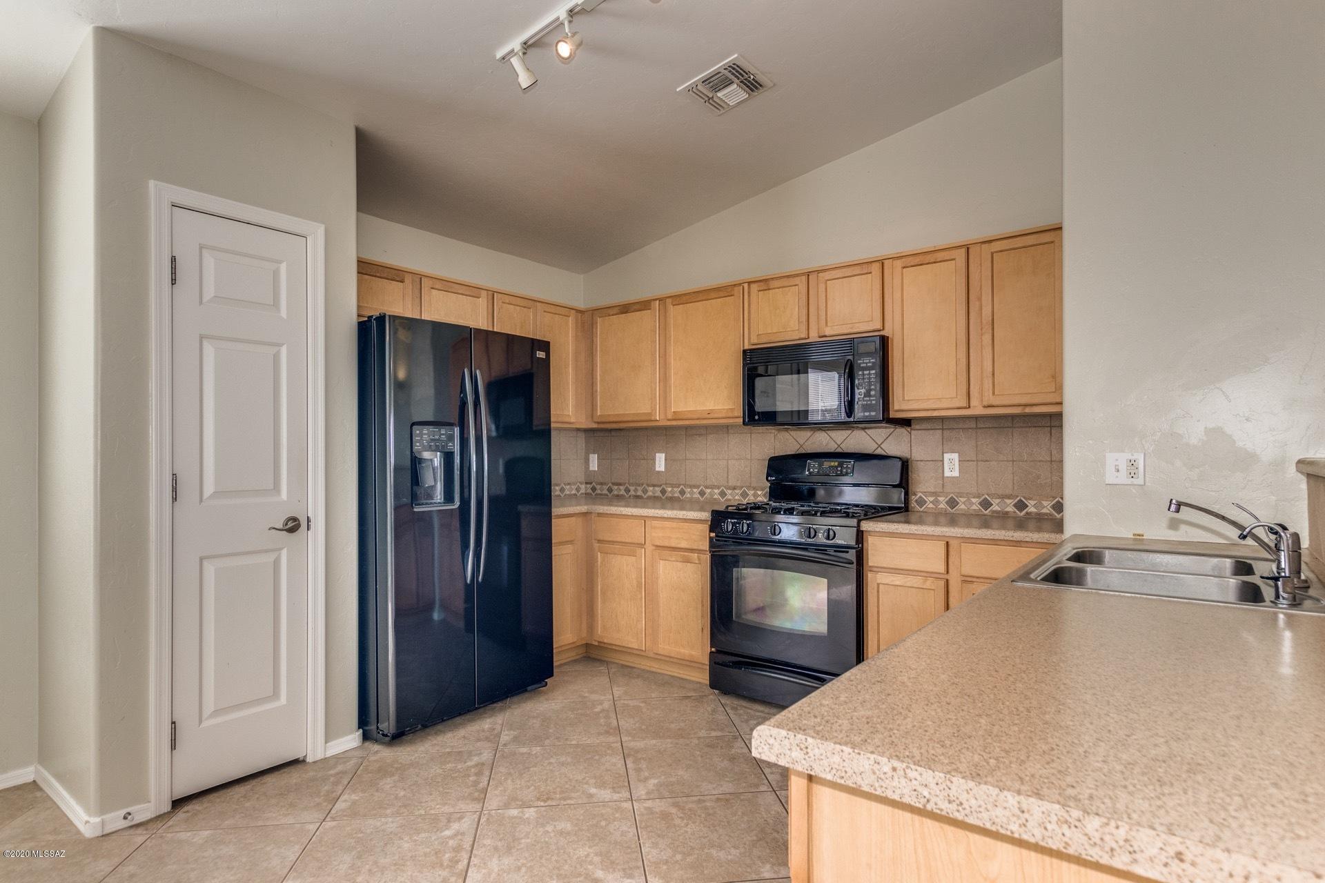 Rancho Del Lago (101-206) - Residential