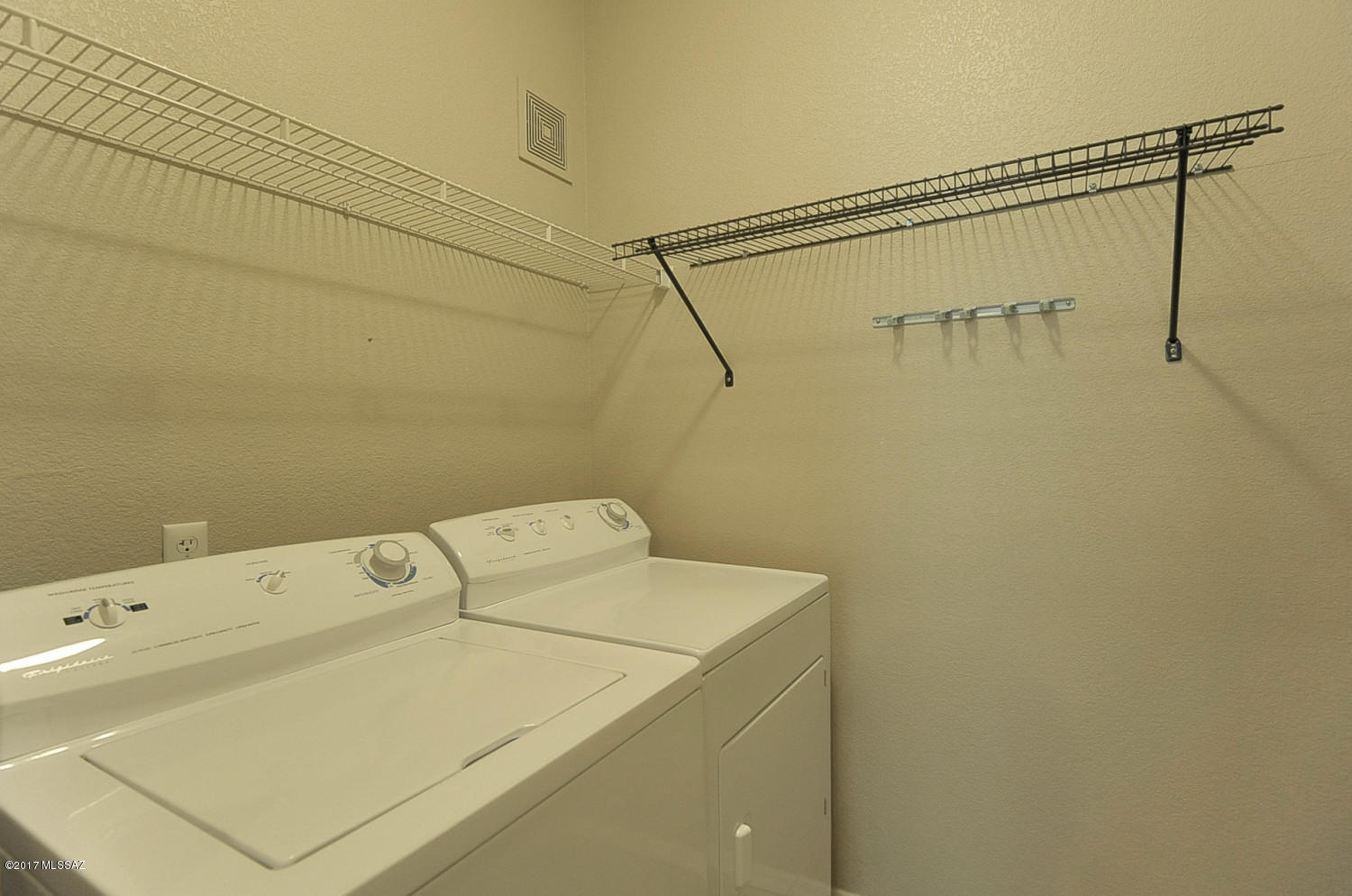 Pinnacle Canyon Condominium - Residential
