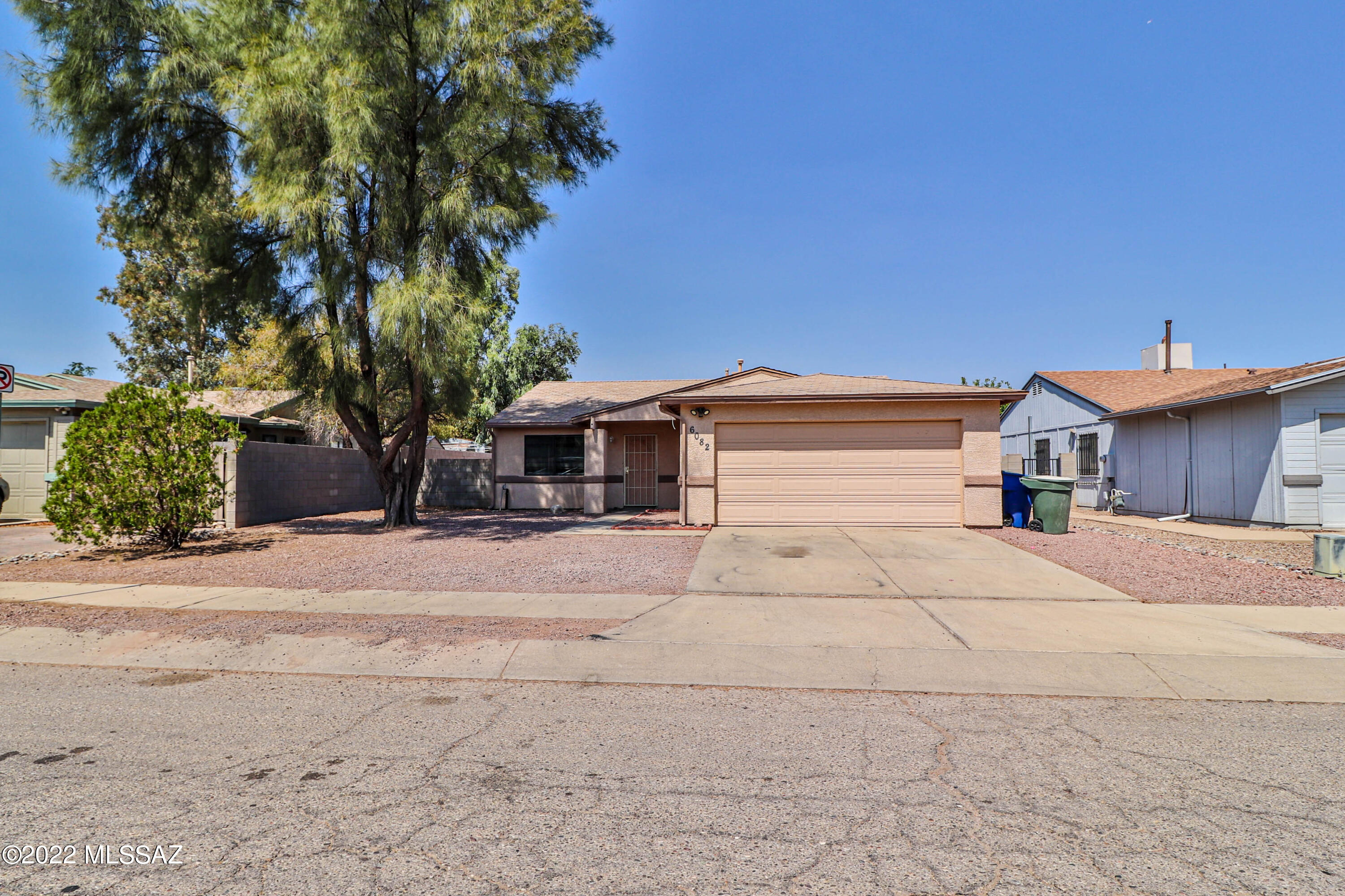 New Listing in desirable Midvale! This 3 bedroom, 2 bath home opens to an open floor plan with a formal living room, dining area plus an additional entertainment/family room! This property has boost of potential and is ready for your personal touch! 
Property Sold AS-IS. No Repairs will be made by the Seller.