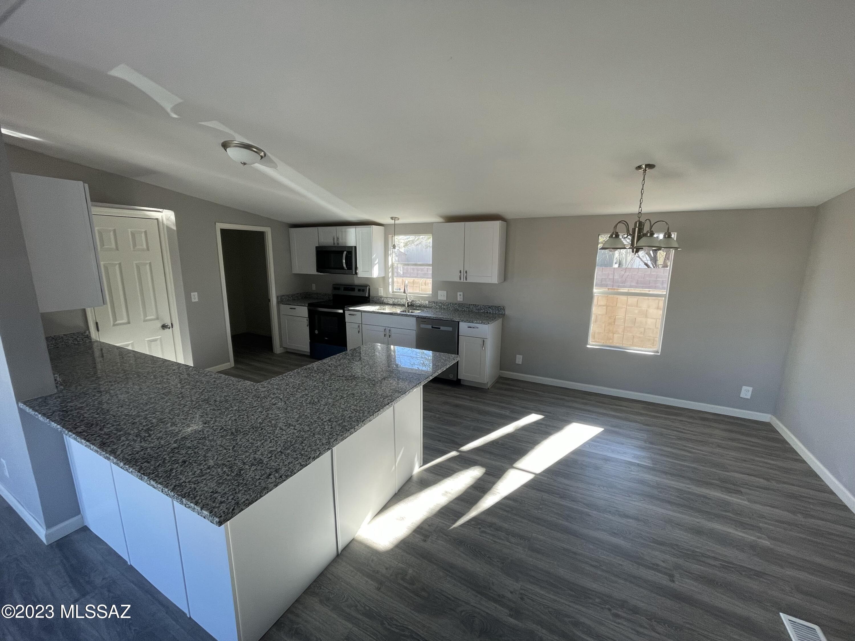 Country Club Terrace (1-108) - Residential