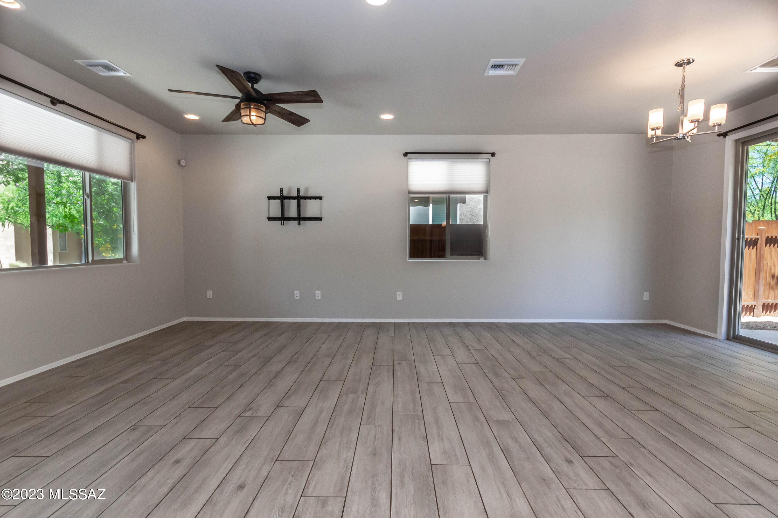 Alamo Crossing - Residential Lease