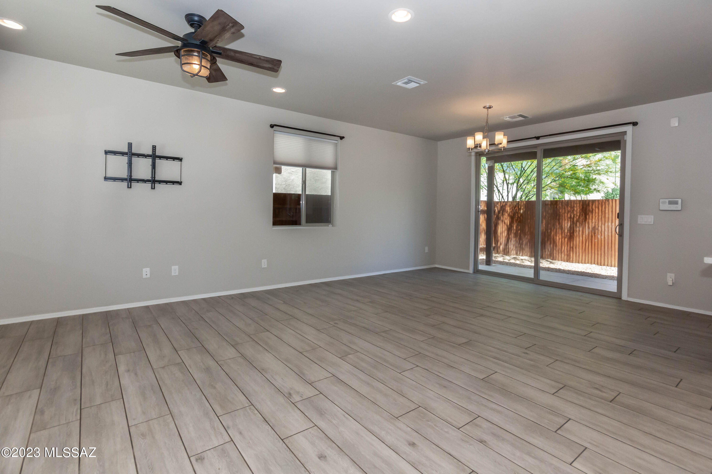 Alamo Crossing - Residential Lease