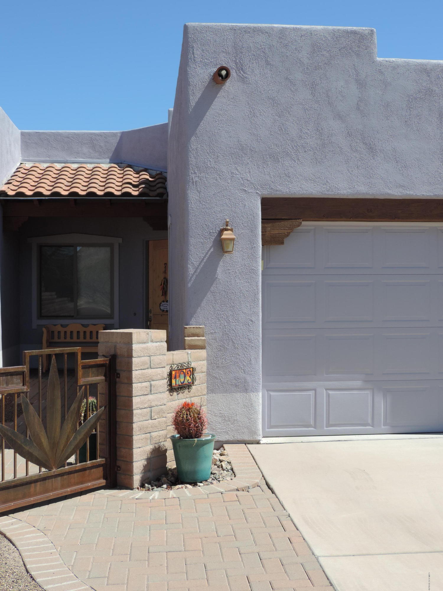 Bird watchers paradise. Tranquil views into the treed Bosque from the covered patio of this very clean 2 bedroom 2 bath home. Patio extends with brick pavers out into the yard. Close to all that makes Tubac the place to be. All furniture and furnishings SBOS.
