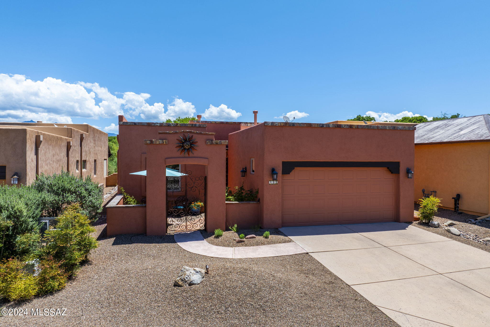 Barrio Trails Head - Residential