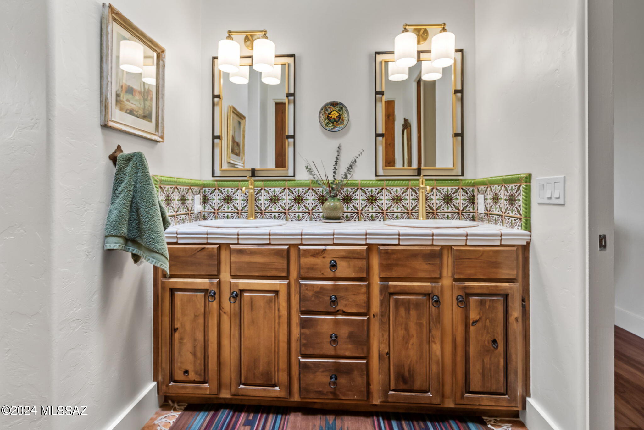Barrio Trails Head - Residential