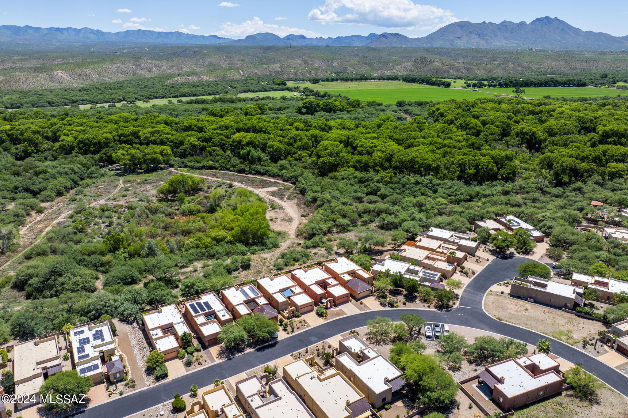 Barrio Trails Head - Residential