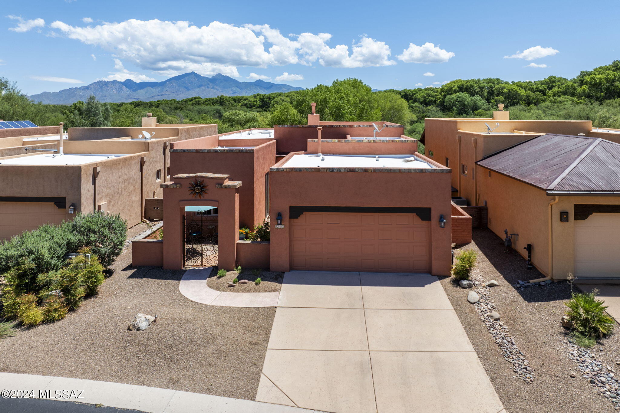 Barrio Trails Head - Residential
