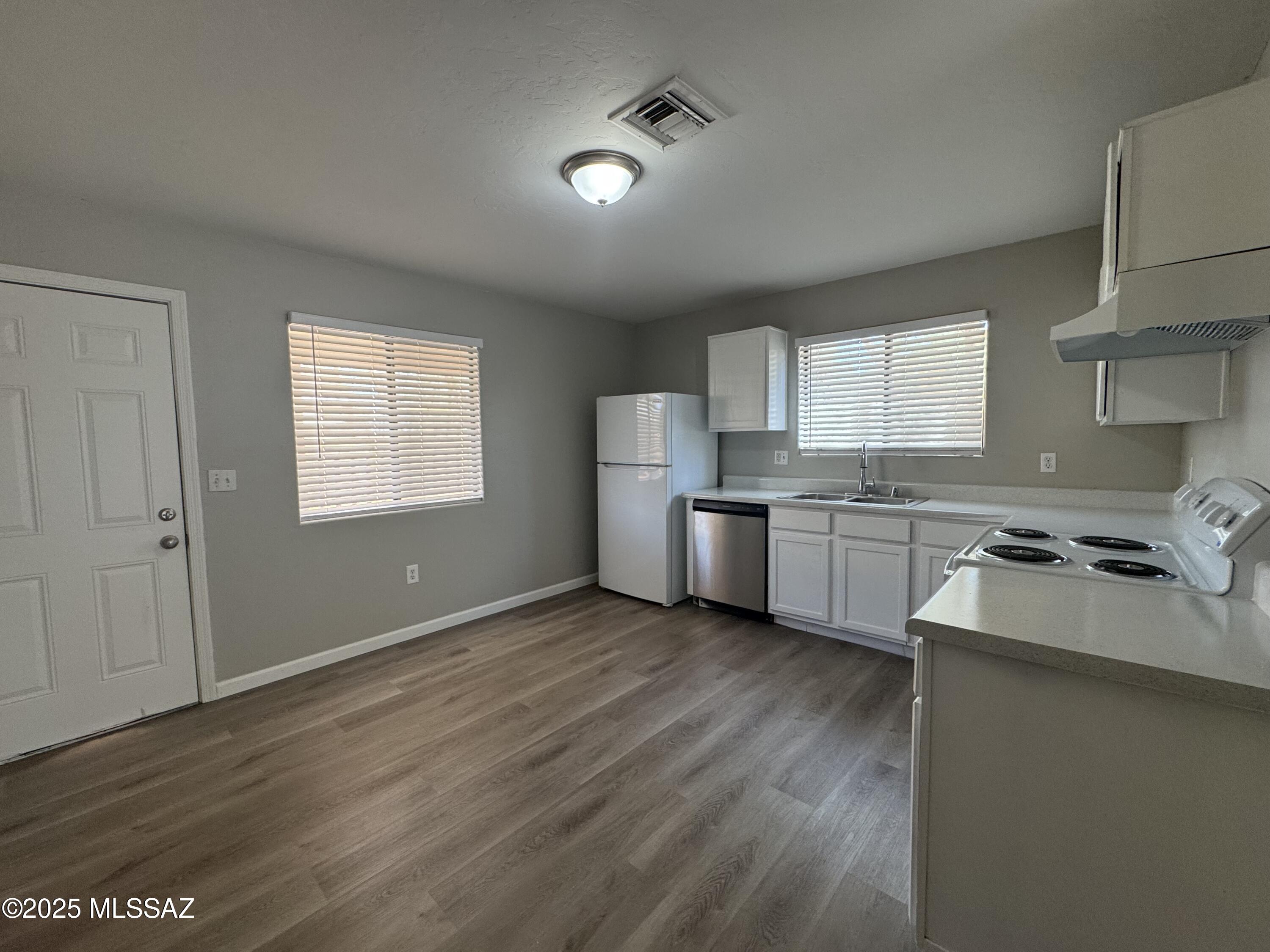 El Rio Park - Residential Lease