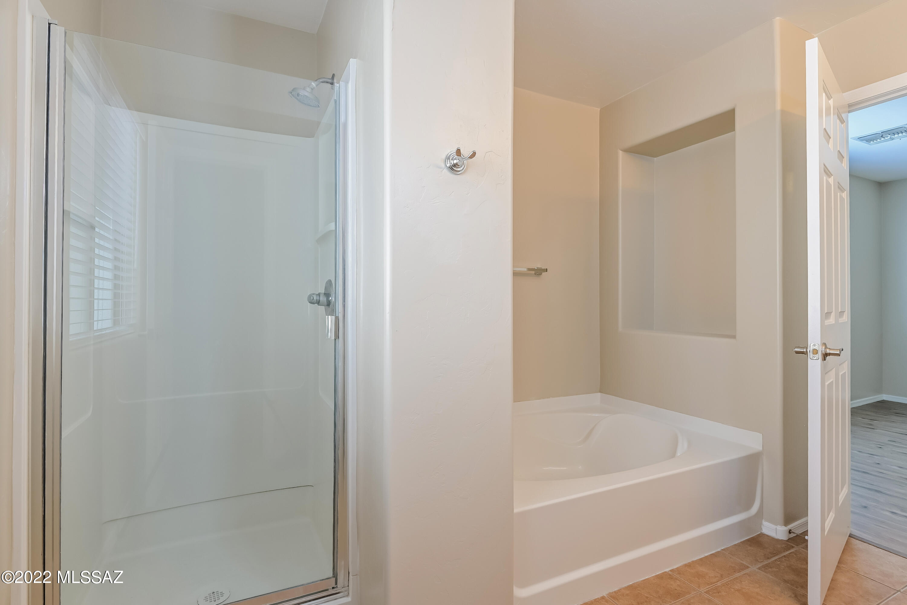 Rancho Del Lago (1-100) - Residential Lease