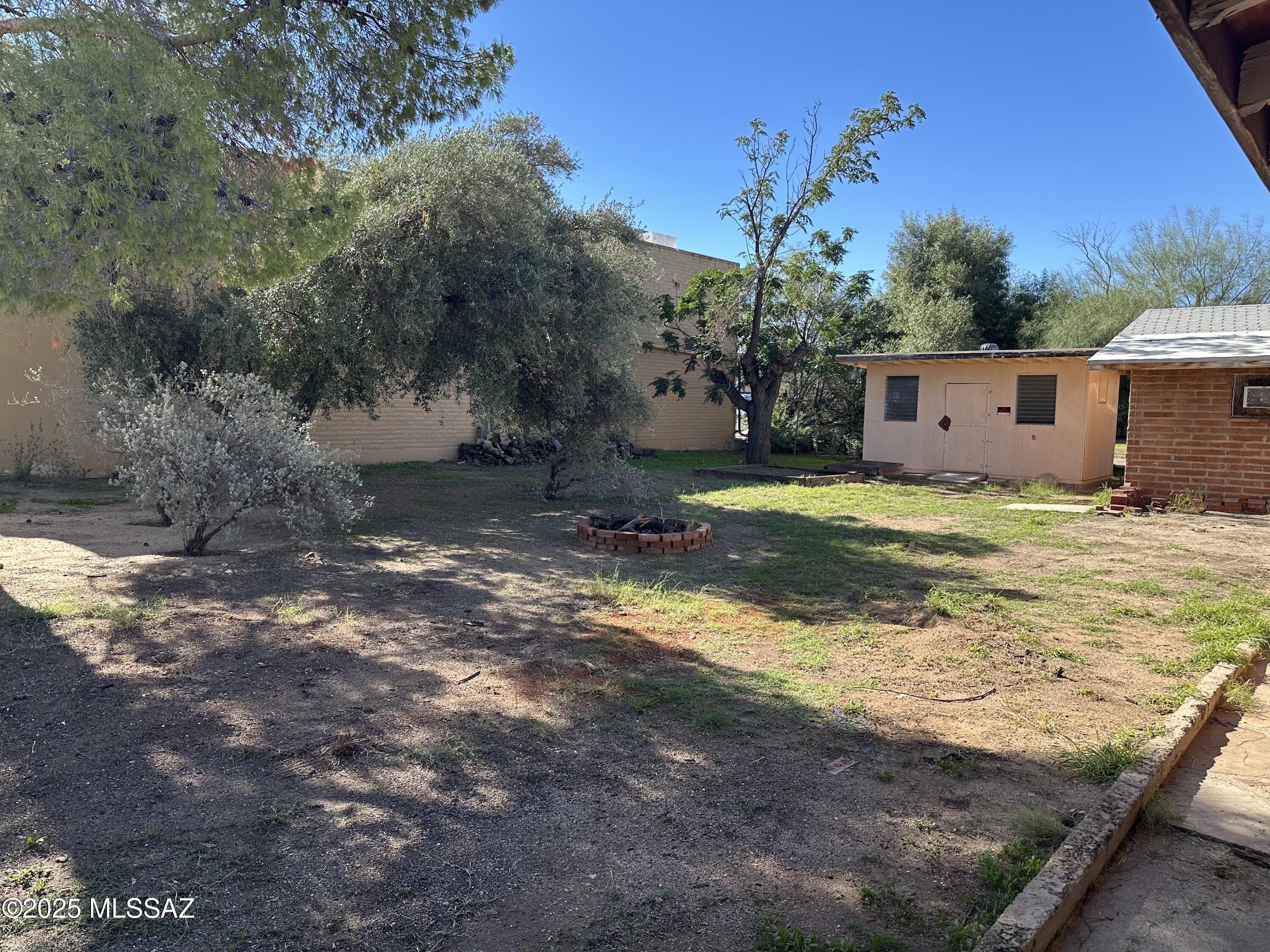 An investors dream property!  Potential for this property is endless. Commercial on both sides. Confirm that this can be commercial without re-zoning. This location is in the desirable Swan corridor. 

Septic is in the process of being inspected.

Buyers to verify all information. Sale subject to probate court approval.