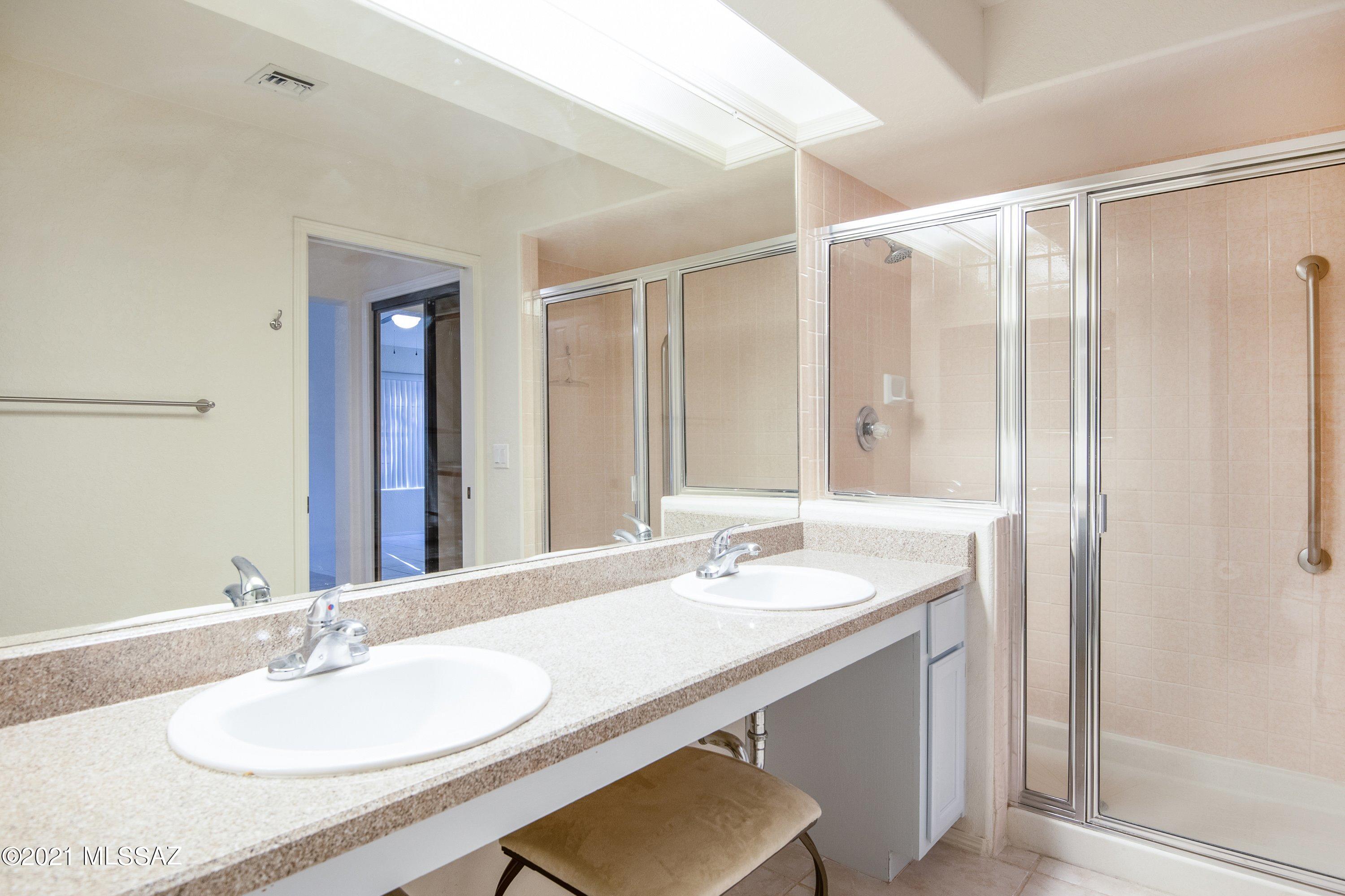 Ventana De Sabino North (1-127) - Residential Lease