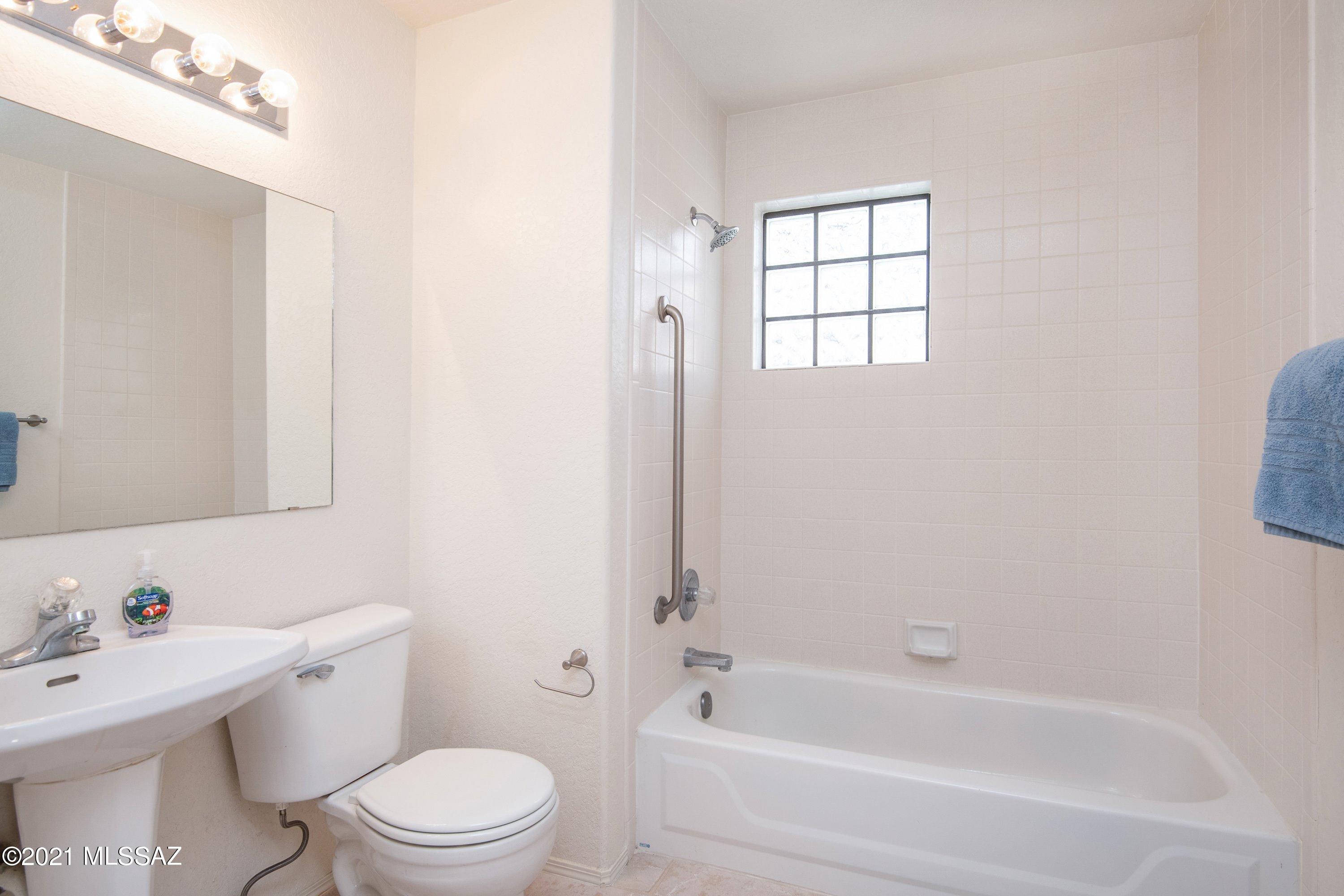 Ventana De Sabino North (1-127) - Residential Lease