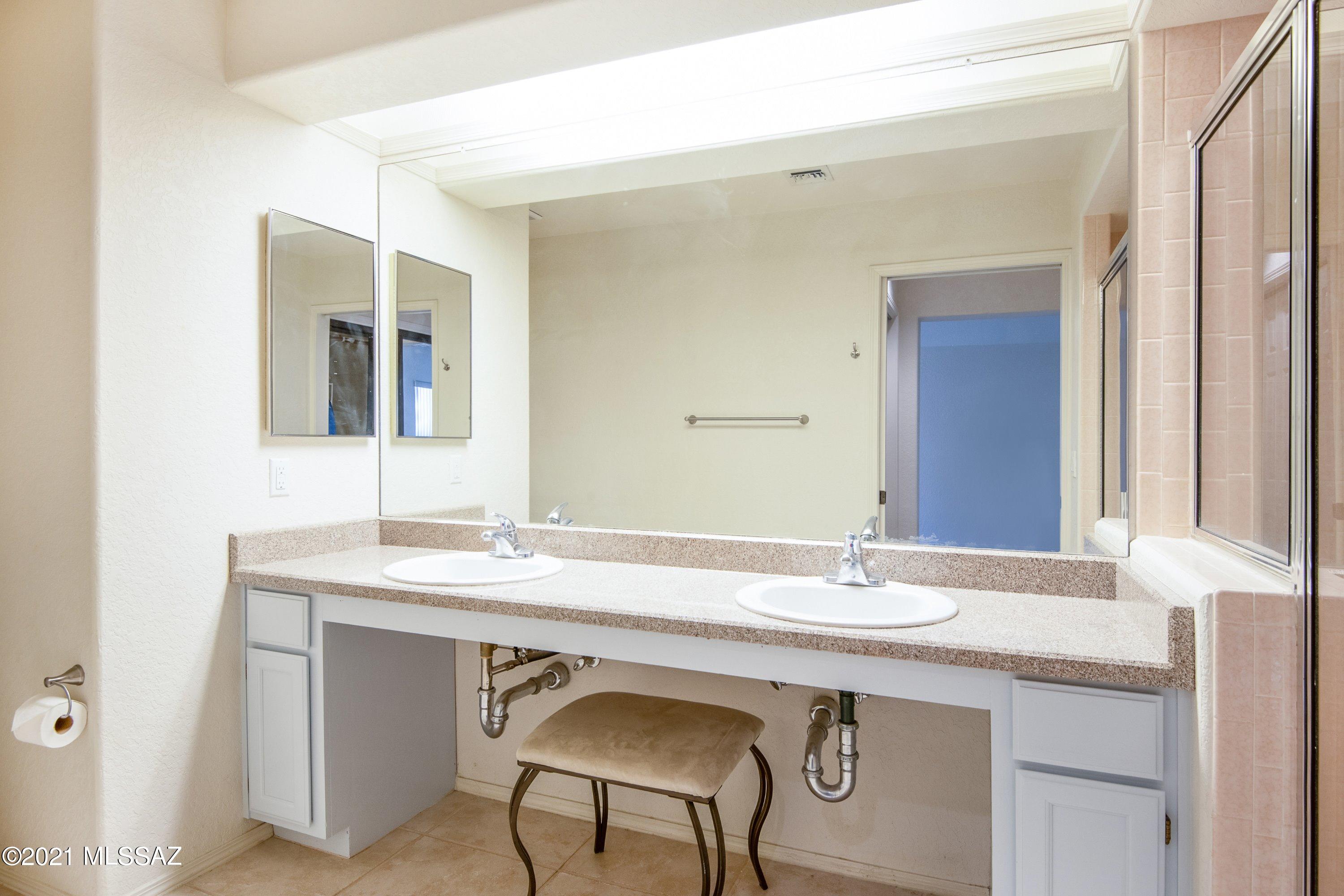 Ventana De Sabino North (1-127) - Residential Lease