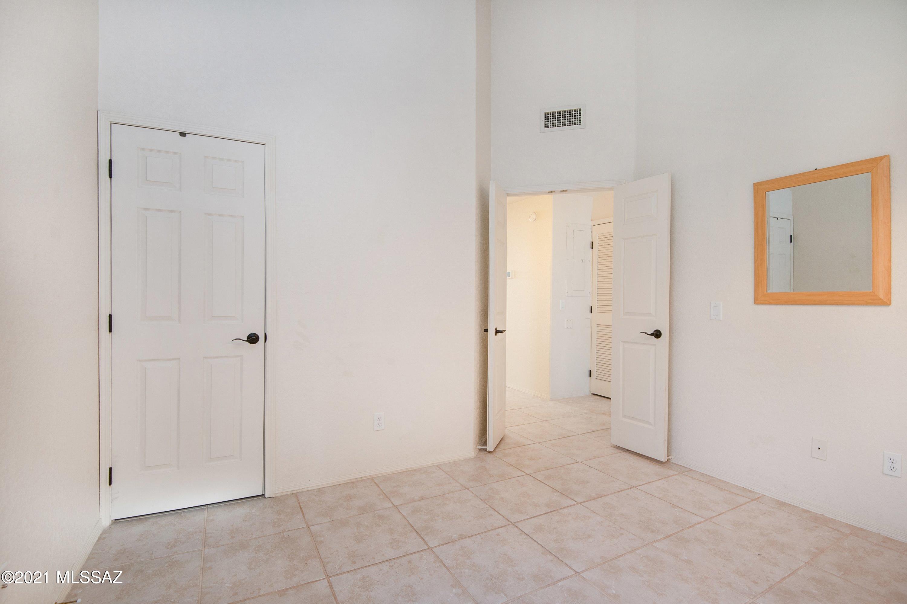 Ventana De Sabino North (1-127) - Residential Lease