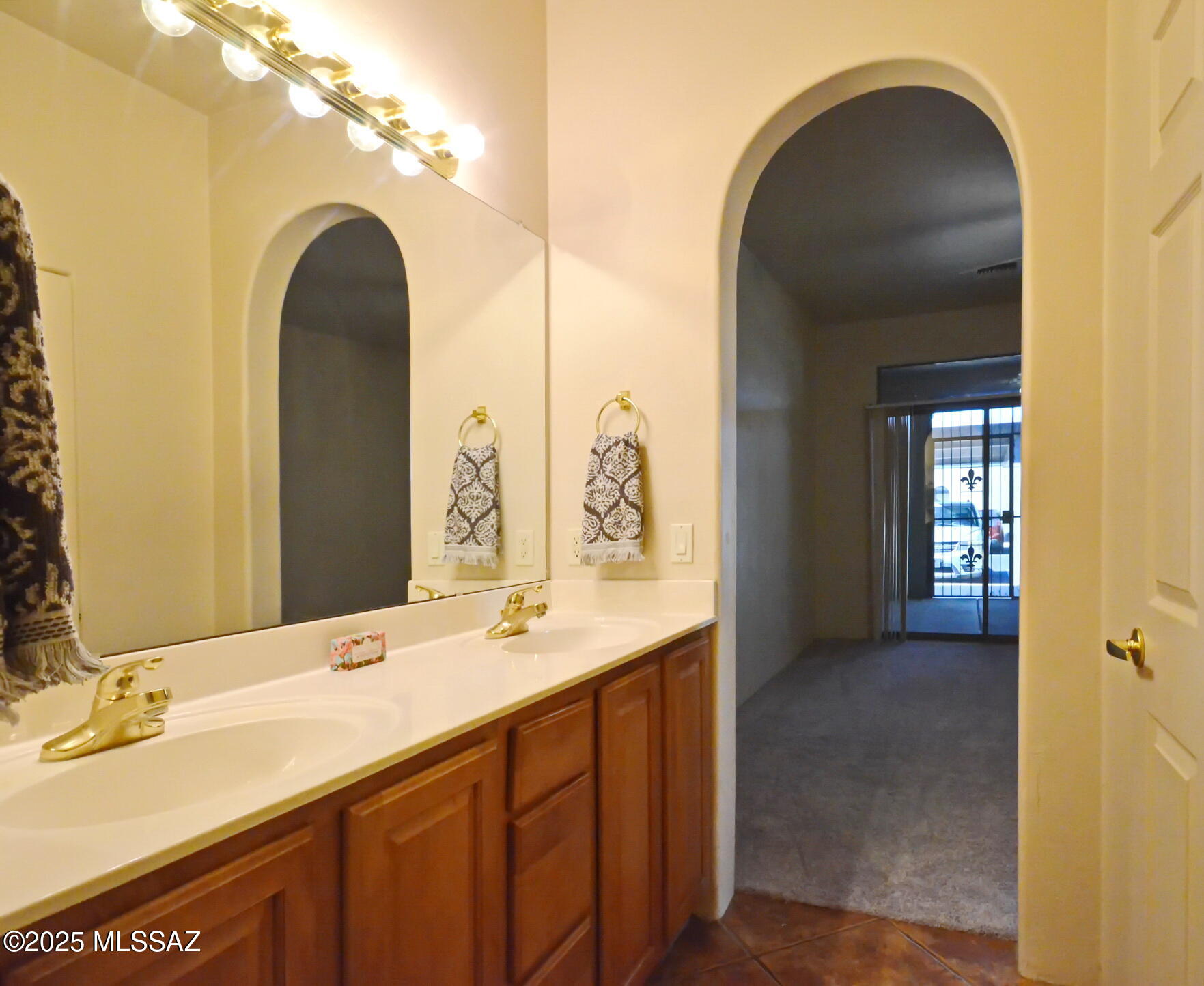 Kinney Village (1-112) - Residential