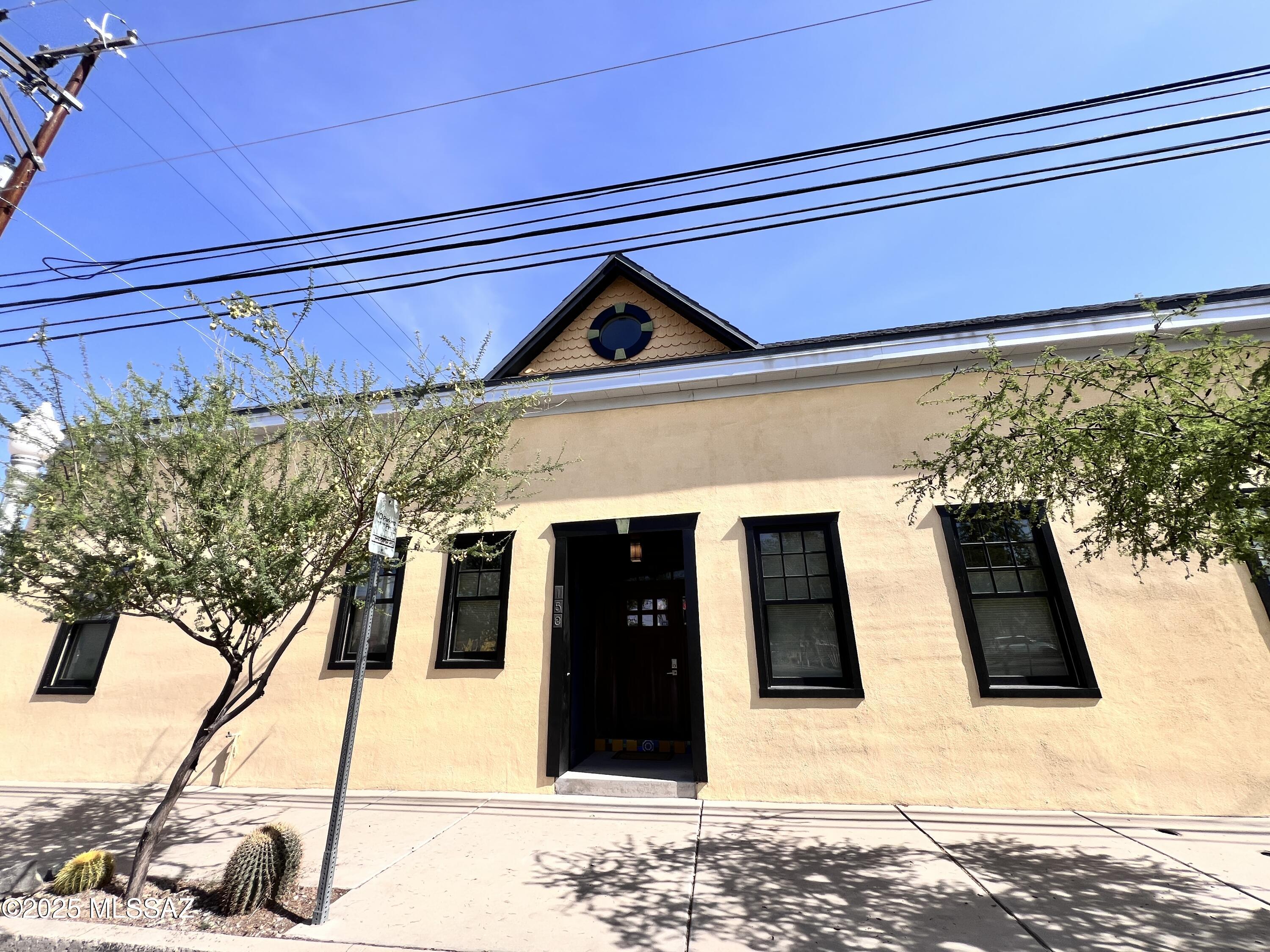 Located in the historic El Presidio neighborhood, just blocks away from downtown Tucson! 3bdr/2.5ba home is a Must See!
Bright/open living room, fabulous kitchen w/dining room and counter seating.
Bedroom downstairs and half bath.
Spacious primary bedroom upstairs features two walk-in closets, private patio, and office area.
Large 3rd bedroom.
Third bath features walk-in shower w/Pebble flooring.
Laundry room is upstairs.
SIngle car garage.
Enjoy your private backyard for relaxing or entertaining w/covered patio, fireplace and built-in BBQ