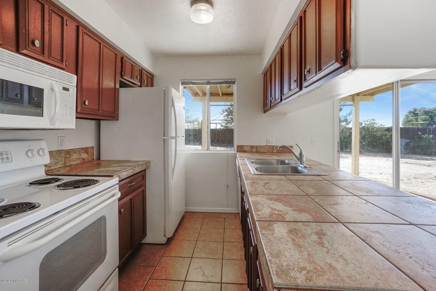 Twenty-Nine Palms (1-70) - Residential Lease