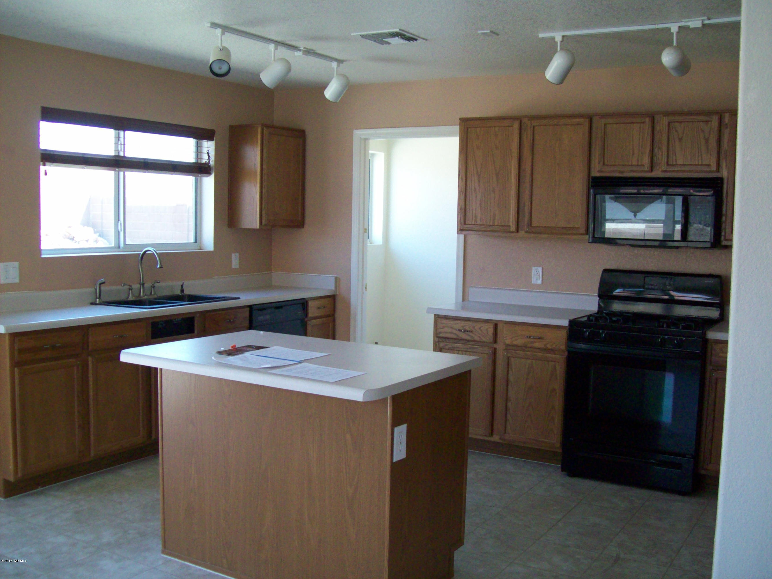 Rancho Del Lago (1-100) - Residential Lease