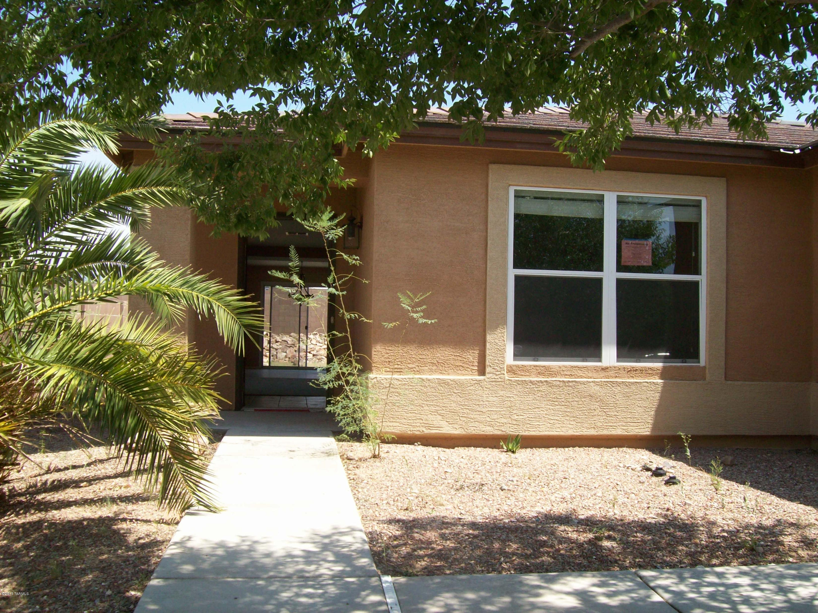 This updated and well maintained home has 1574 sqft, 3br/2ba. Home has open and spacious floor plan, vaulted ceilings and large kitchen. It has newer appliances, carpet and paint. Located in the Vail school district and in a desirable neighborhood. This home is a must see on your list. Rent 1100, Deposit 1100, Credit check 50, Pet fee 250