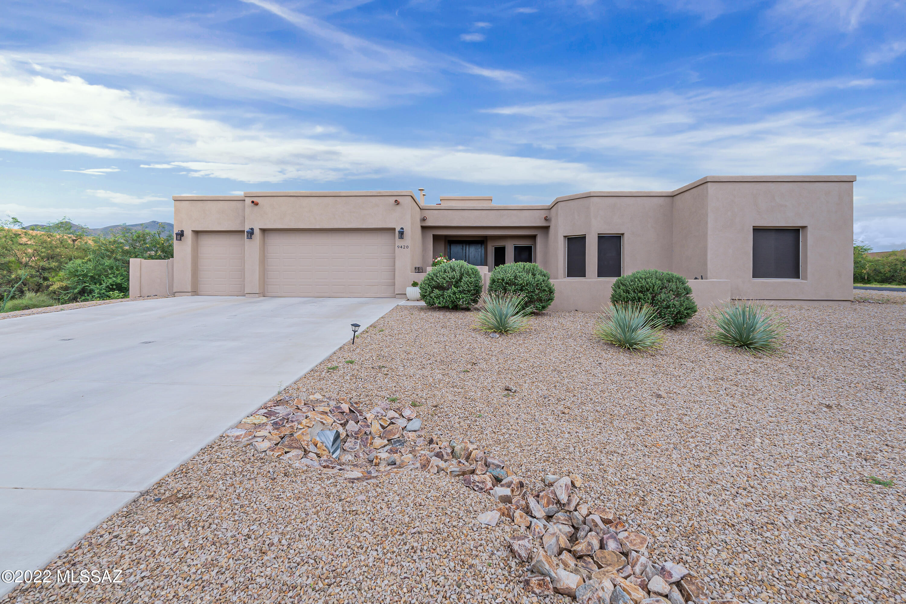 Welcome to the beautiful Sycamore Canyon Community!  This beautiful semi-custom home is located in secluded & gated community in award winning Vail School District sitting on a corner lot.  Drive right onto the extended driveway then the courtyard will welcome you into this gorgeous home thru the 8 ft double entry doors.  Very spacious great room with tall ceiling, huge gourmet kitchen with wrapped around countertop, 4 bedrooms split bedroom plan, 3 full bathrooms and a den/office, zoning HVAC for your comfort, fully covered rear patio for your leisure!!  The list goes on and it is a truly MUST see home!  Come and visit today to make this home YOURS!