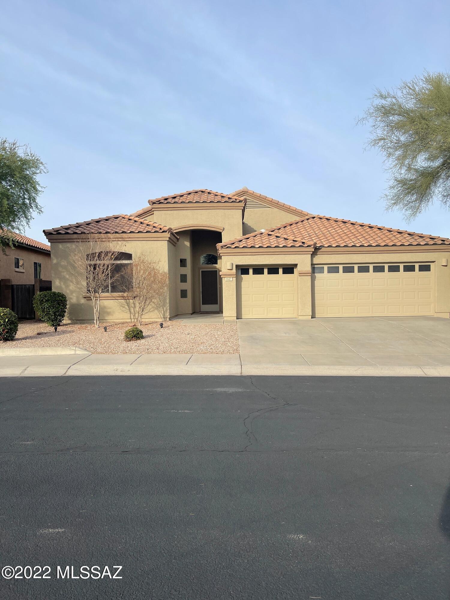 Spacious 4 bedroom, 2 bathroom with extra room that could be used for an office or den.  Wood like ceramic tile, granite countertops, stainless steel appliances and beautiful backyard with pavers and turf that accompany beautiful sunsets.  THIS IS A LEASE BREAK