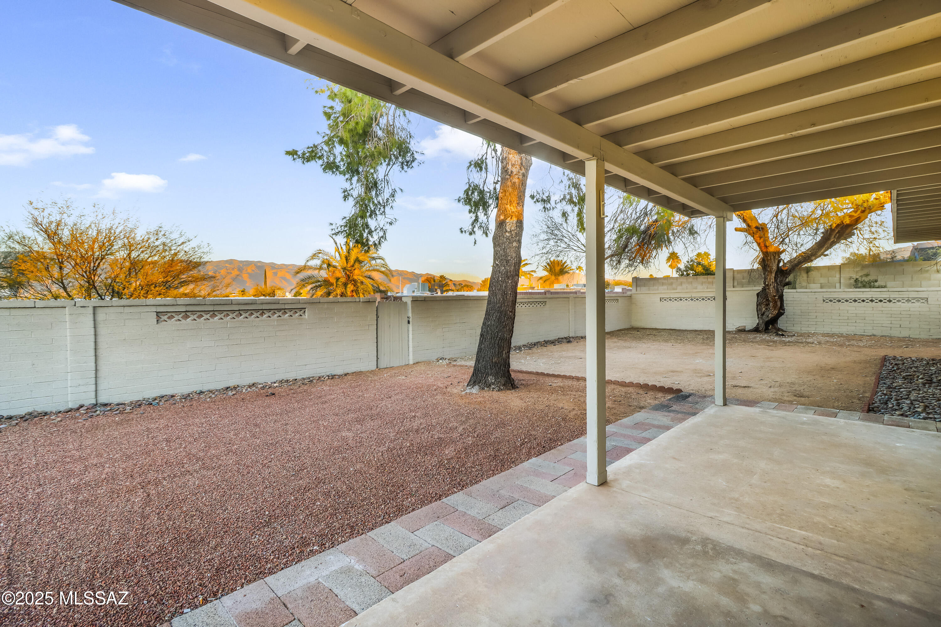 Broadway East (254-390) - Residential