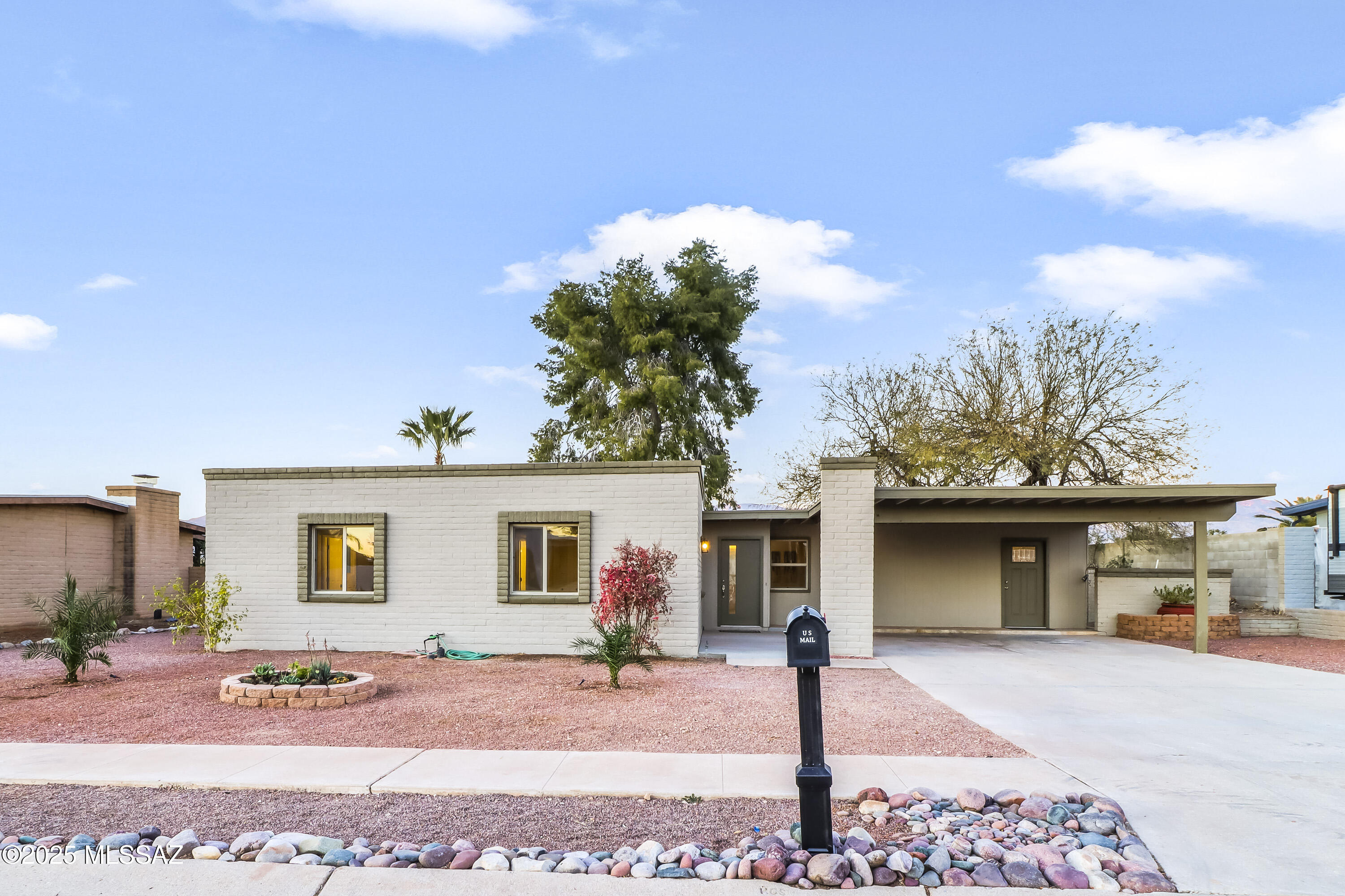 Broadway East (254-390) - Residential