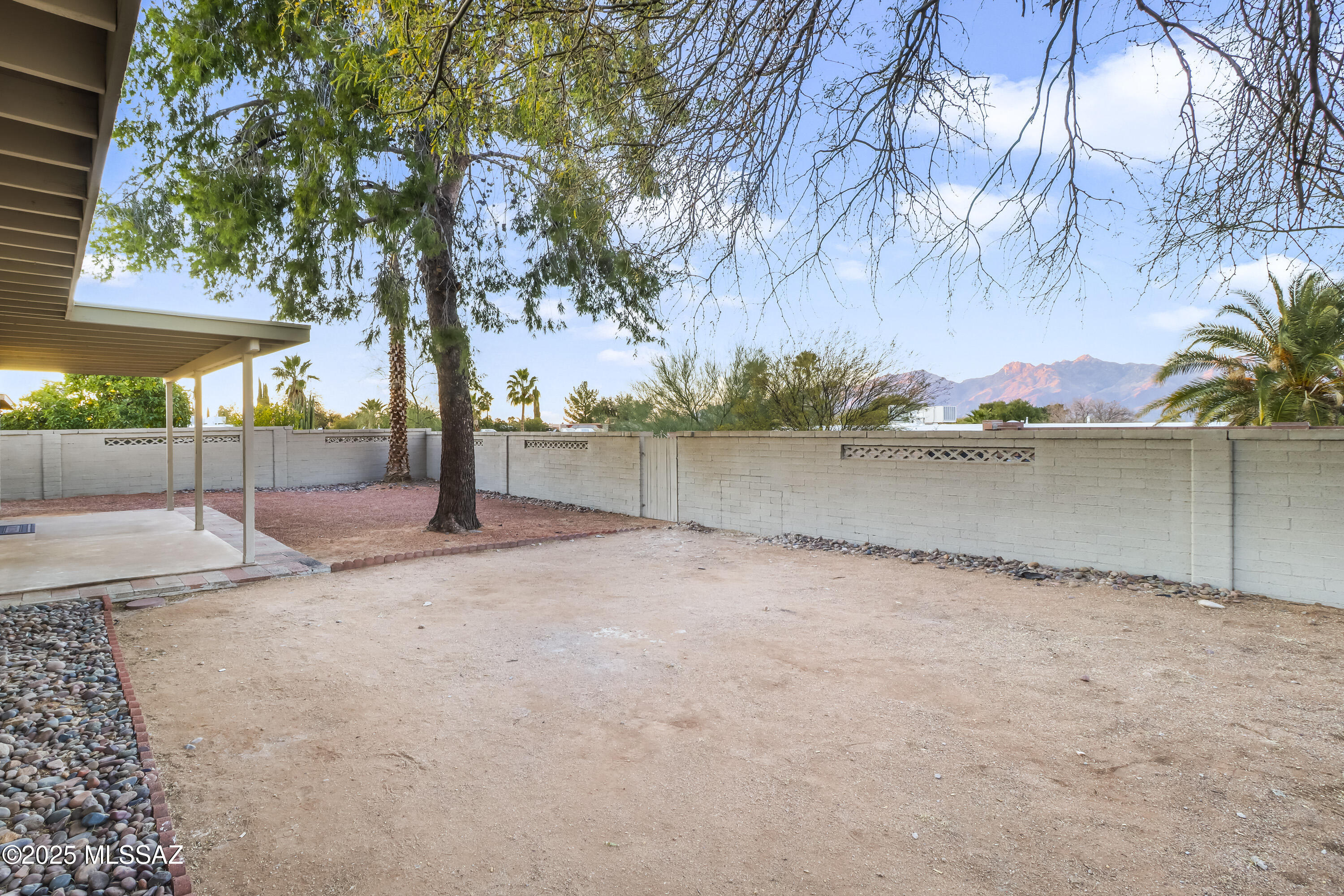 Broadway East (254-390) - Residential