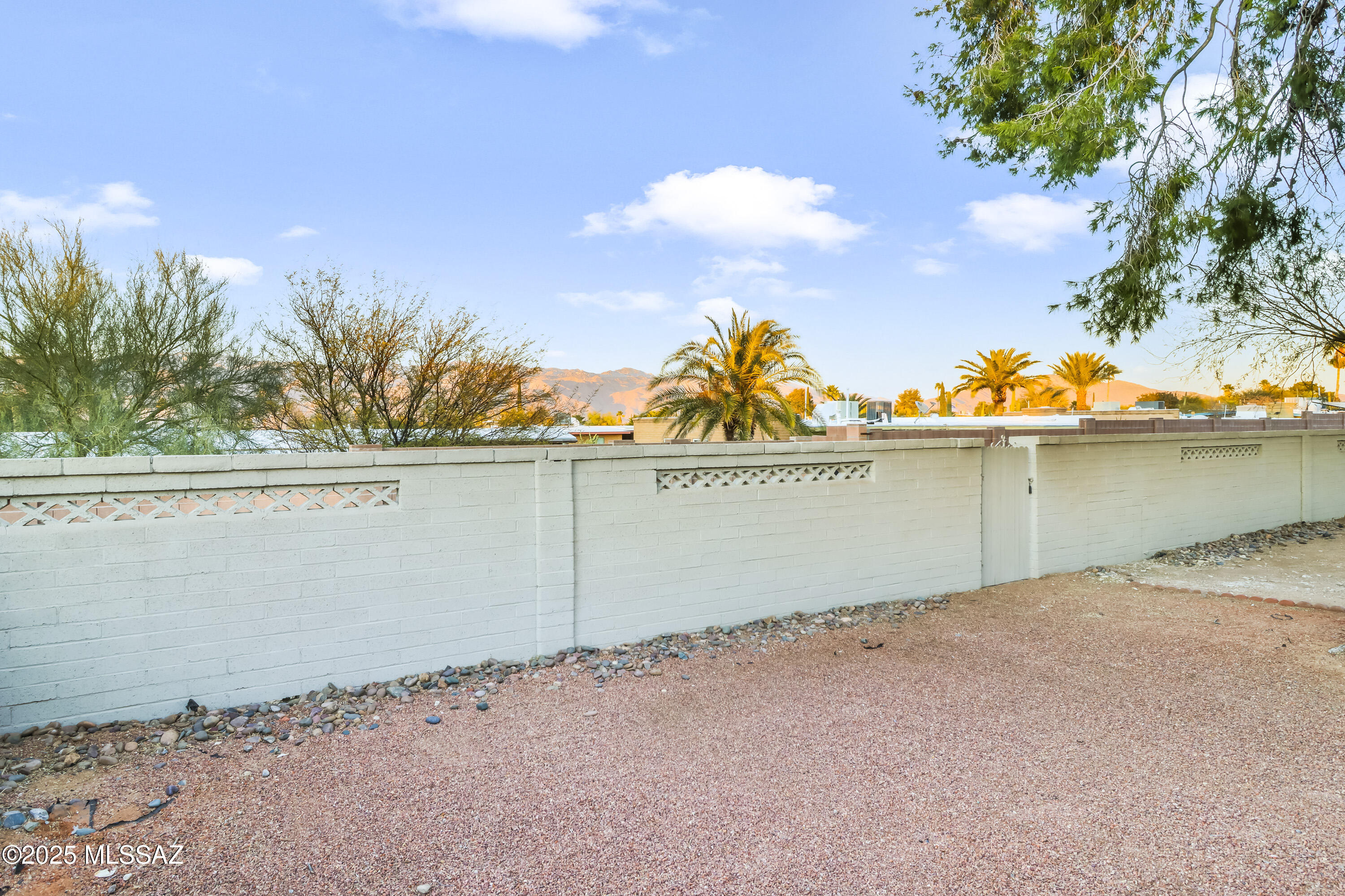 Broadway East (254-390) - Residential