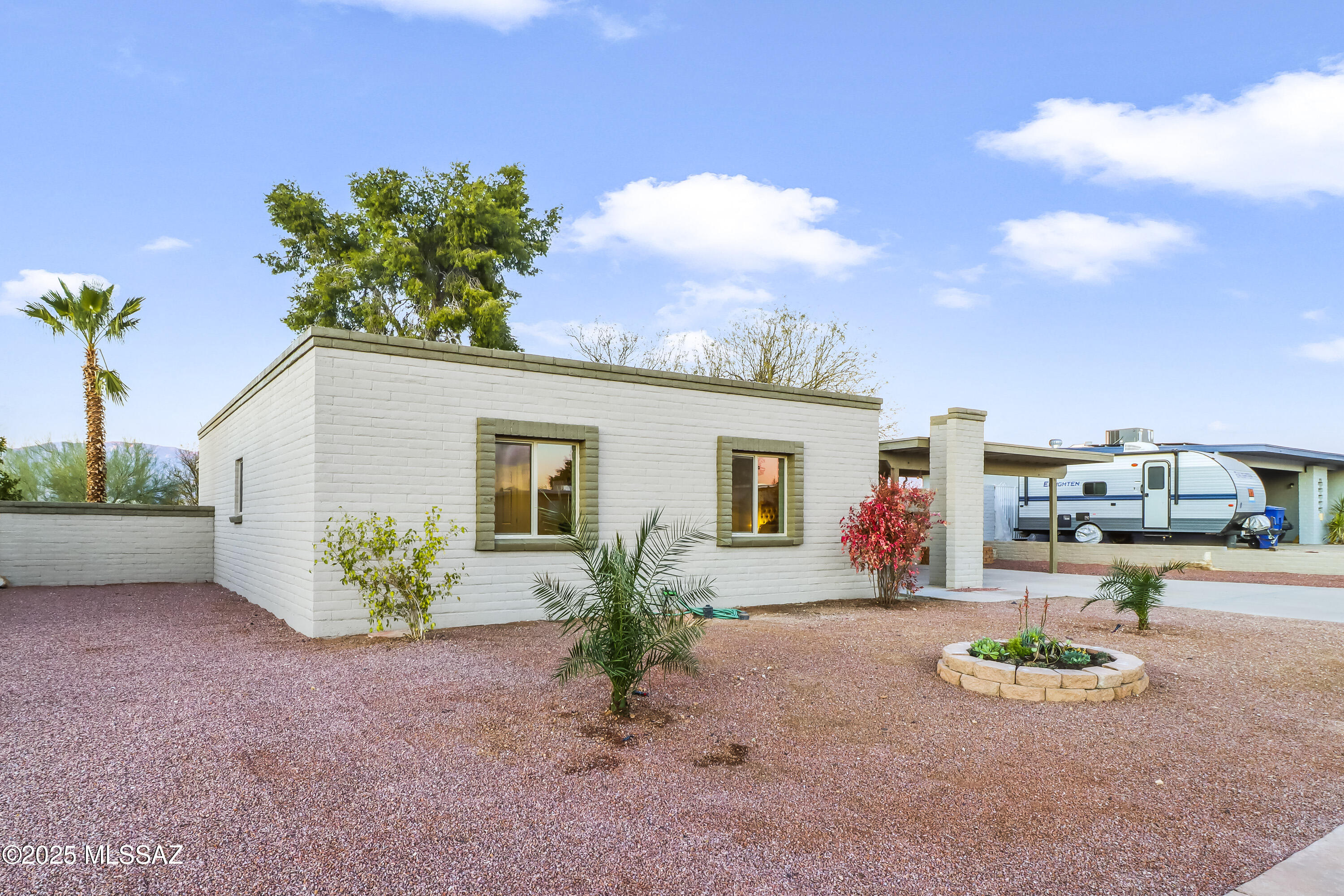 Broadway East (254-390) - Residential