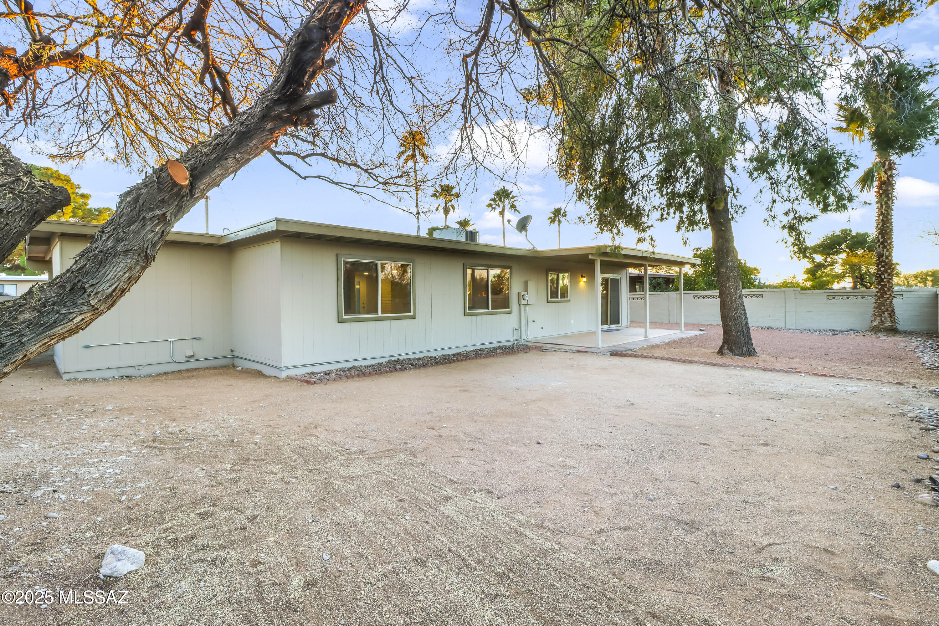 Broadway East (254-390) - Residential