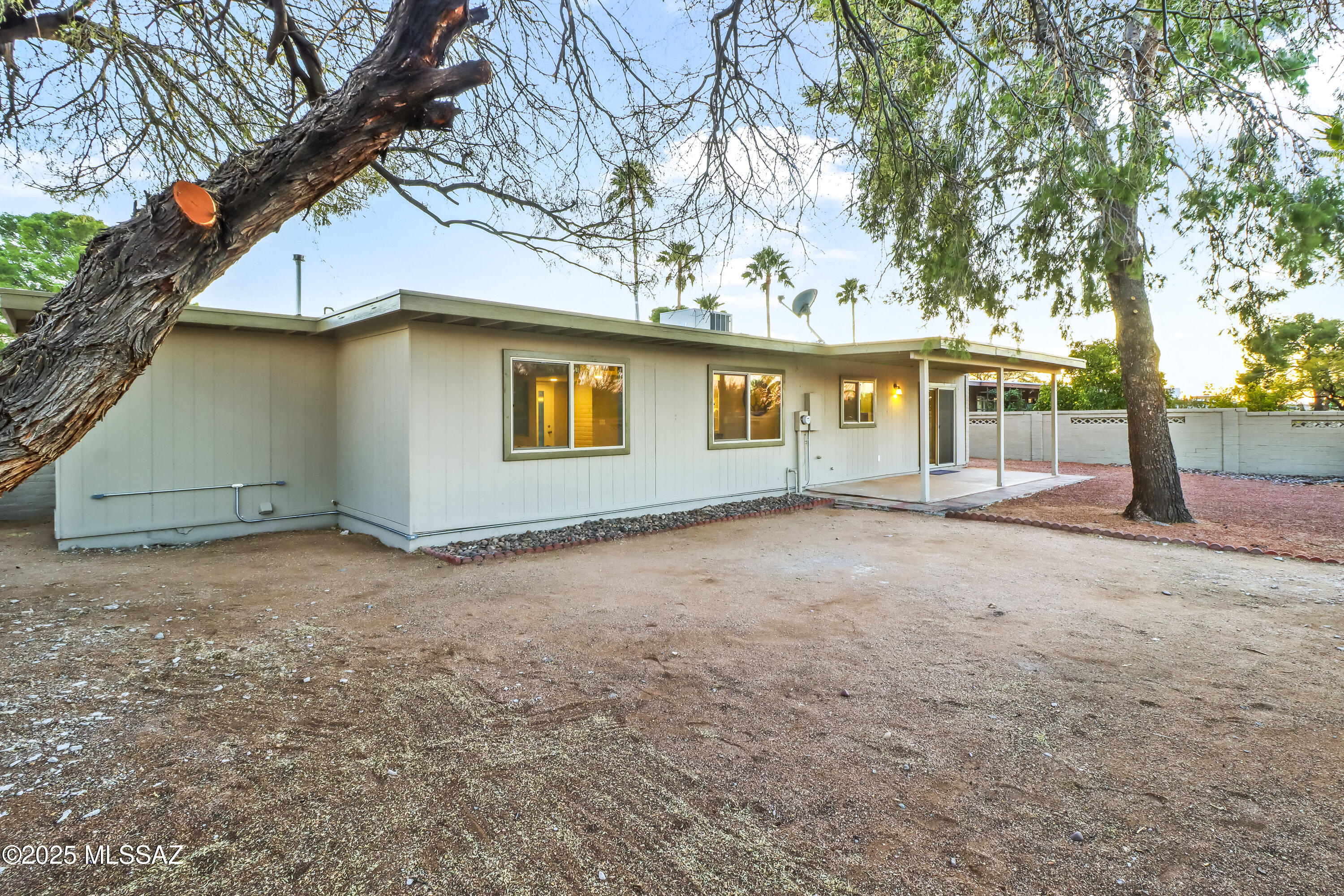 Broadway East (254-390) - Residential