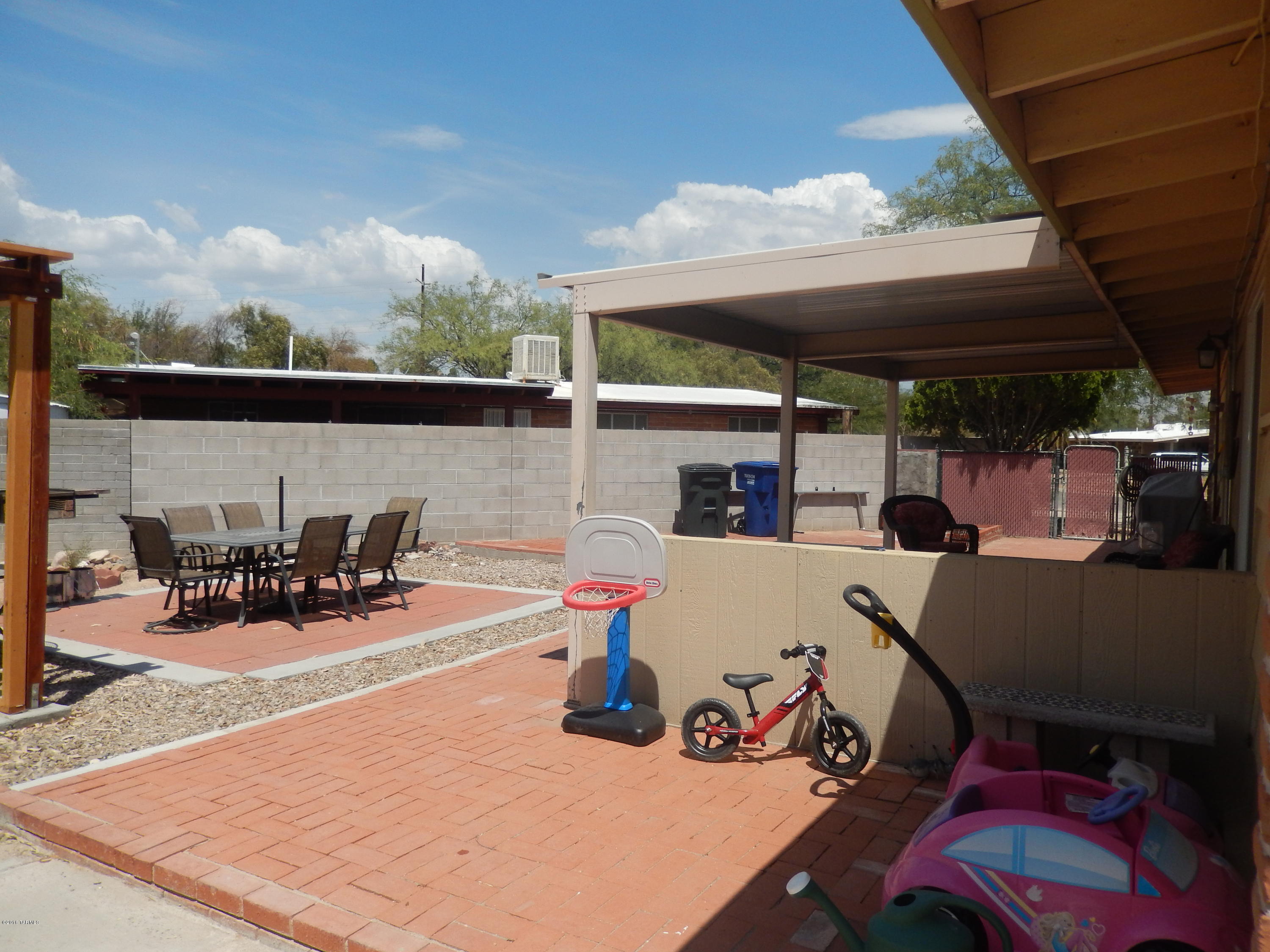 Kingston Knolls Terrace - Residential