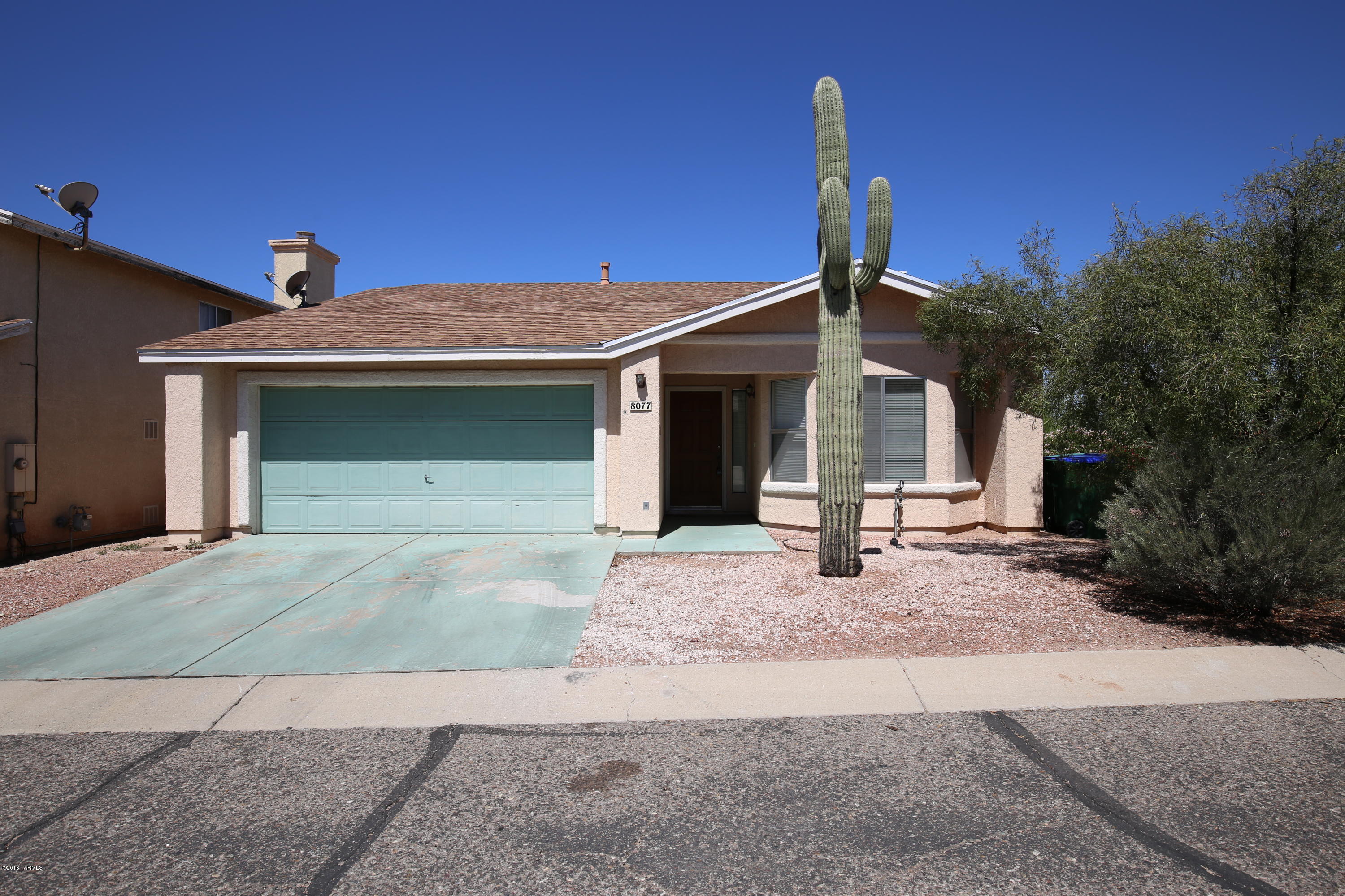 Nice 2 bedroom with 2 car garage and great views! Backs to open area in back and only one house next door. Evap cooler, not A.C. Small dog or cat ok.