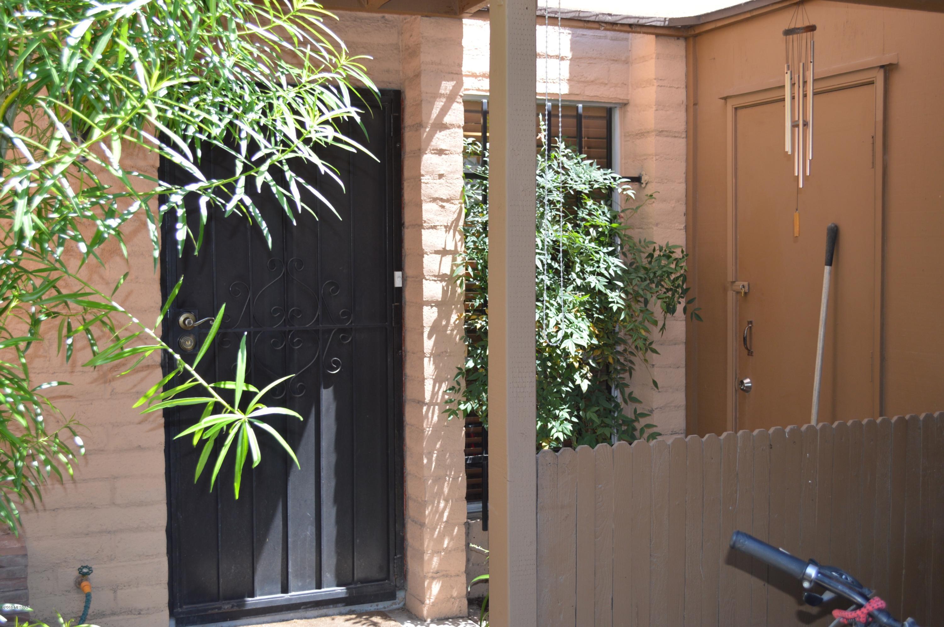 Tucson North Townhome Apts. - Residential