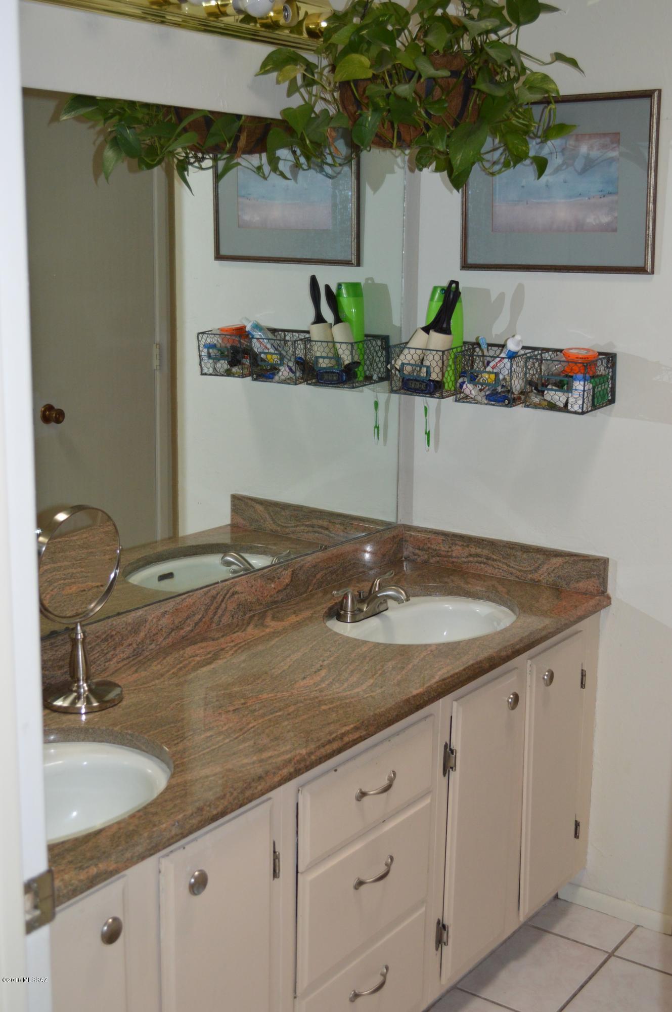 Tucson North Townhome Apts. - Residential