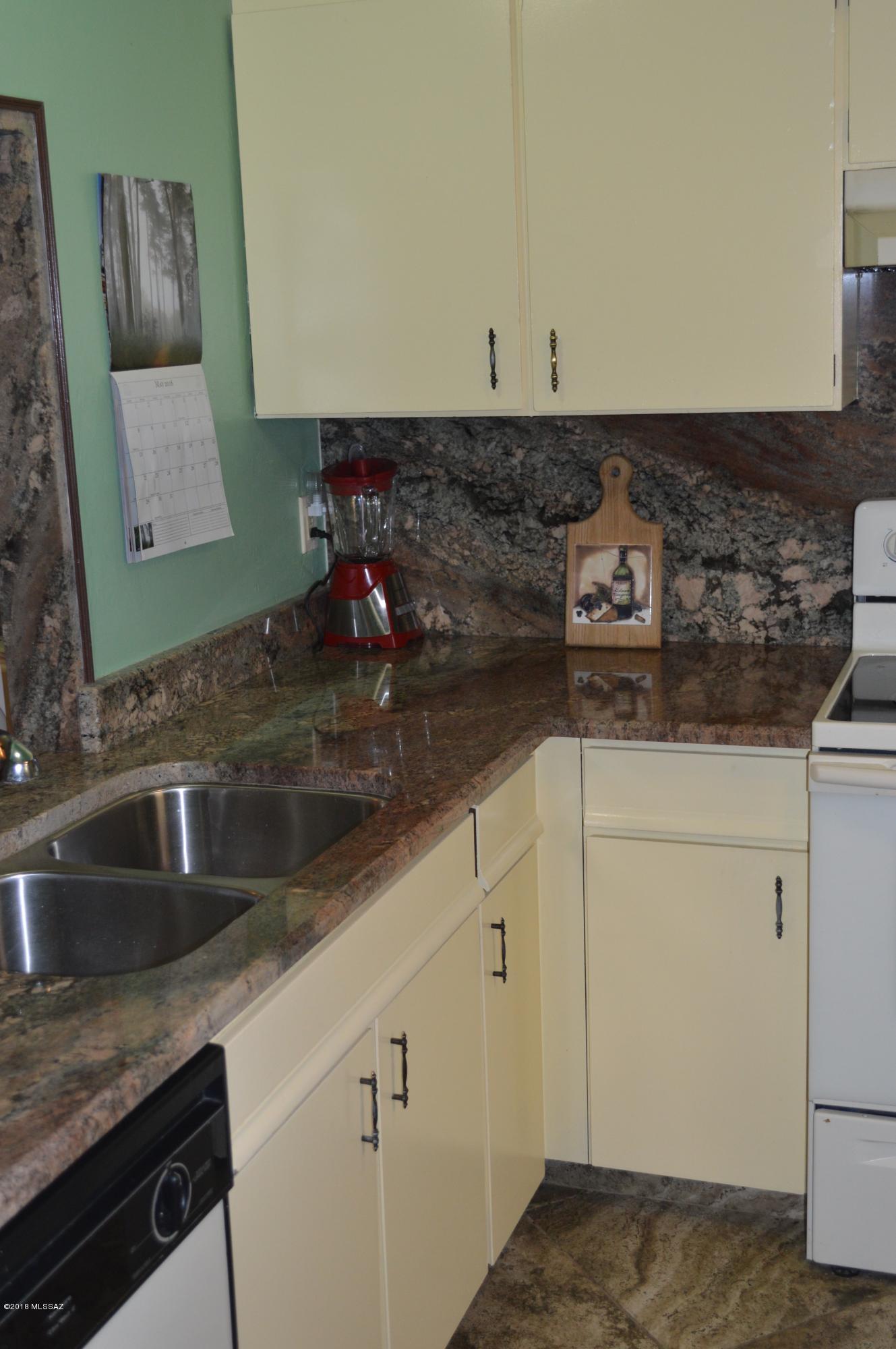Tucson North Townhome Apts. - Residential