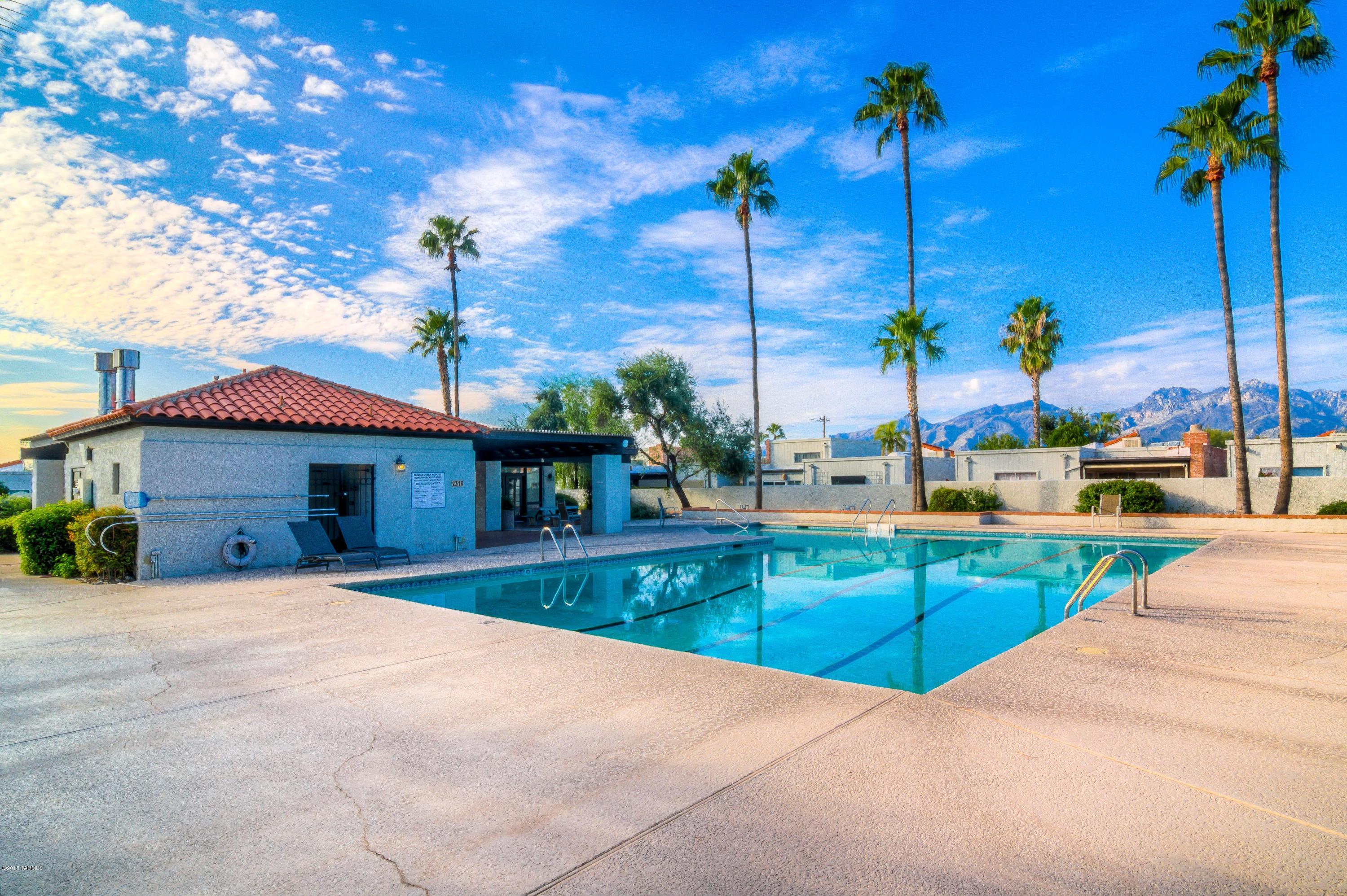 Tanque Verde Est Townhouses - Residential