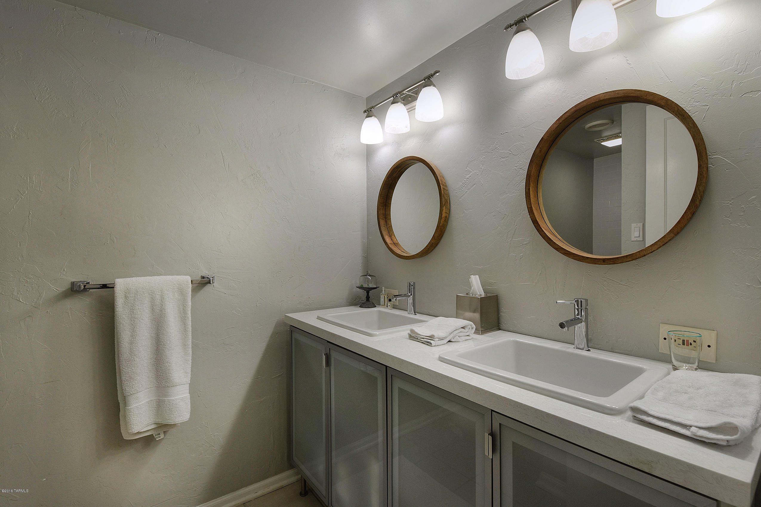 El Encanto Apartments - Residential