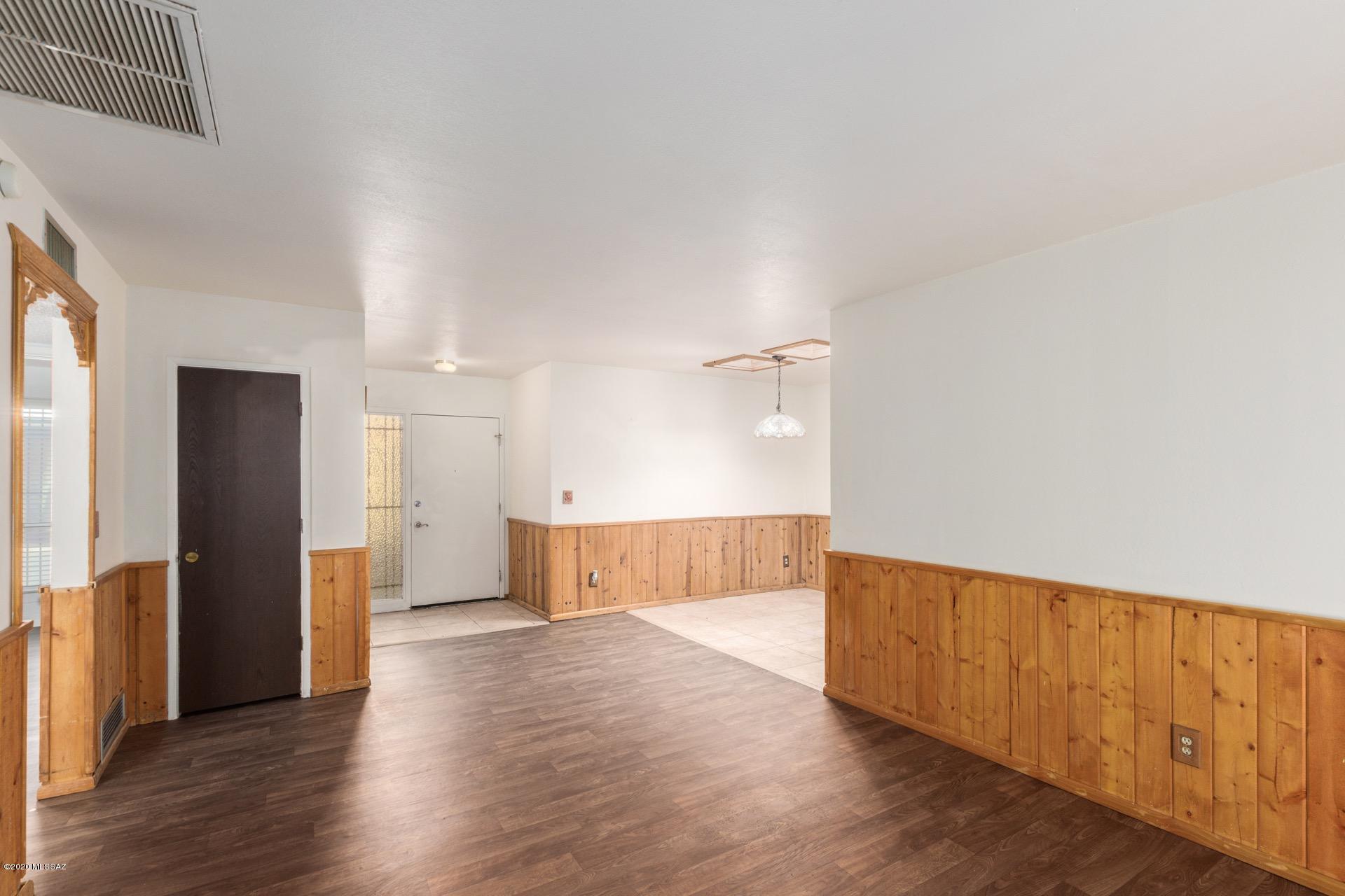 Vista Del Oro Townhouses (1-33) - Residential