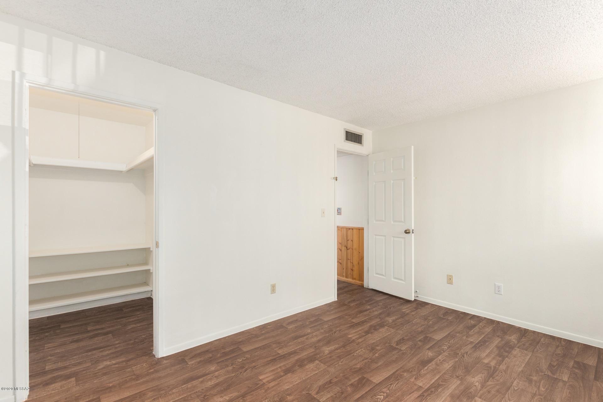 Vista Del Oro Townhouses (1-33) - Residential