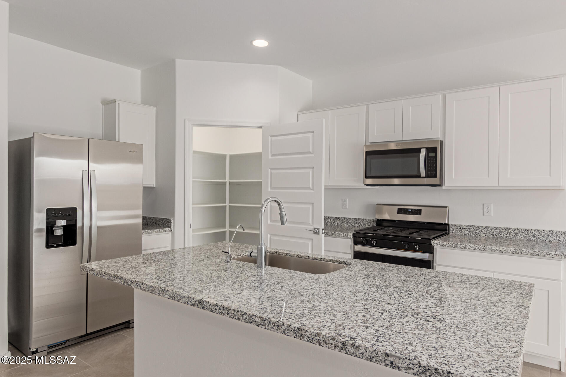 Saguaro Bloom SQ20180540069 - Residential