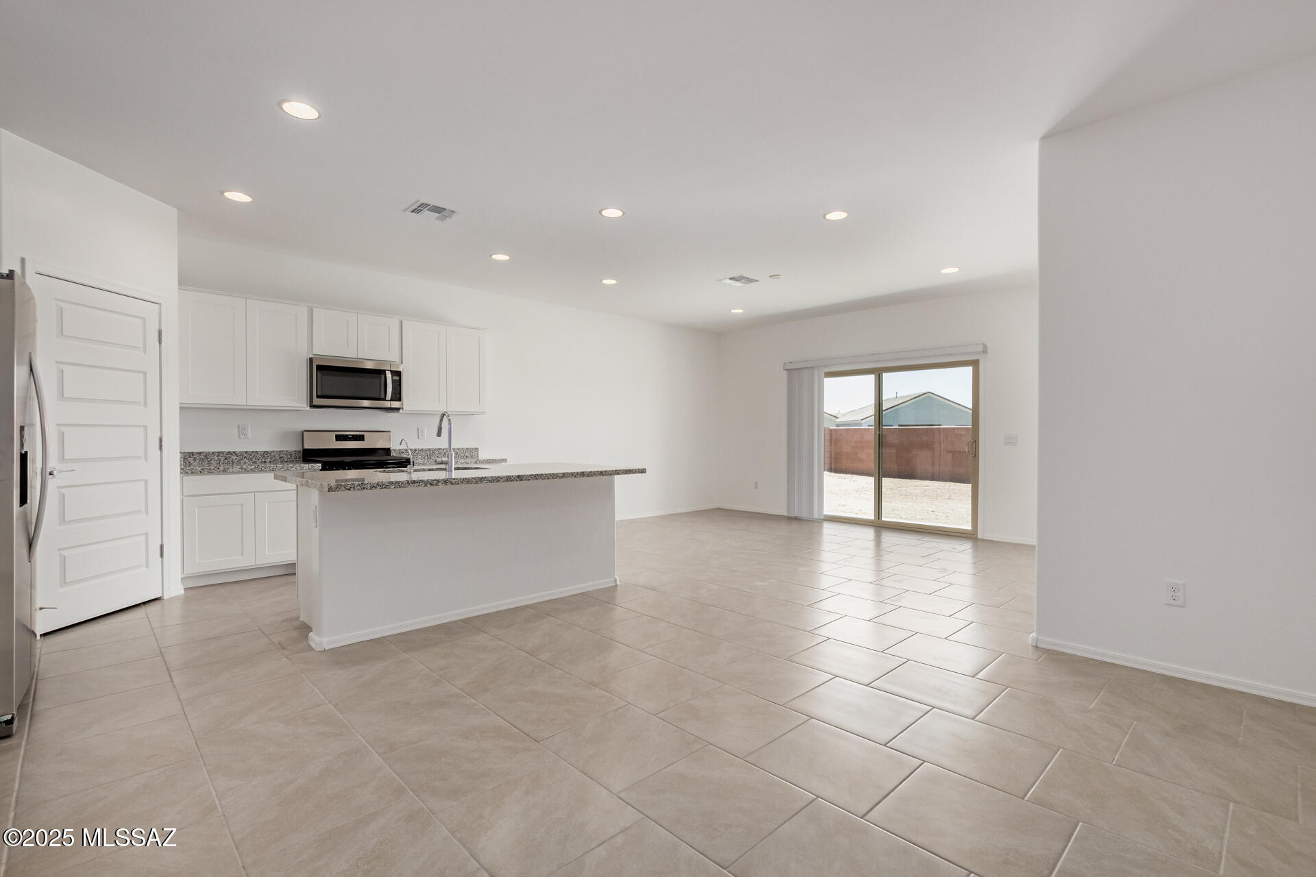 Saguaro Bloom SQ20180540069 - Residential